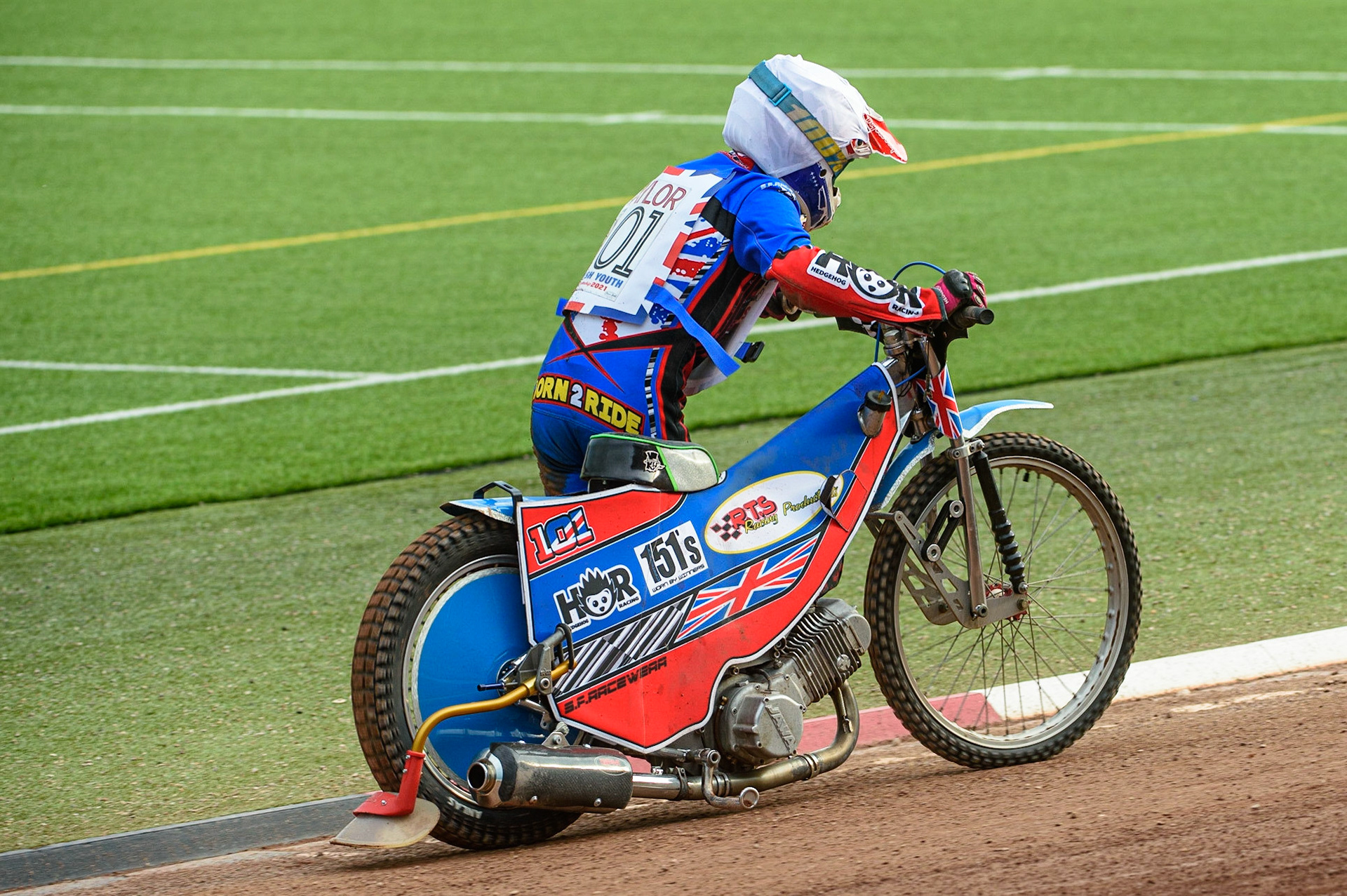 MANCHESTER, UK. MAY 28TH   Cameron Taylor pushes his bike back to the pits during the British Junior Championship at the National Speedway Stadium, Manchester on Friday 28th May 2021. (Credit: Ian Charles | MI News)