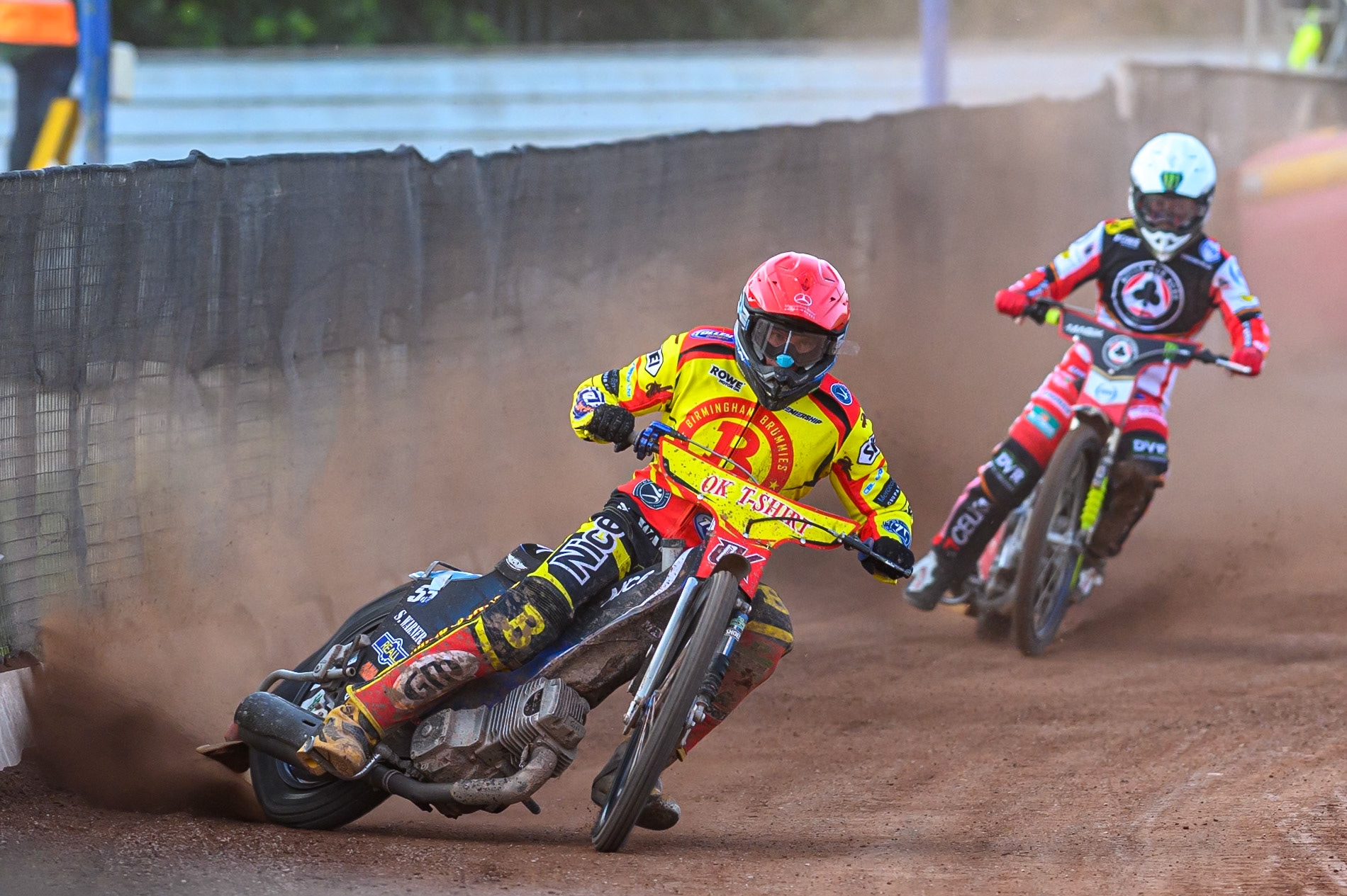 Birmingham Brummies' Matej Zagar in Red leading Belle Vue Aces' Jaimon Lidsey in White during the Rowe Motor Oil Premiership match between Birmingham Brummies and Belle Vue Aces at Perry Bar Stadium, Birmingham on Monday 2nd June 2025. (Photo: Ian Charles | MI News)