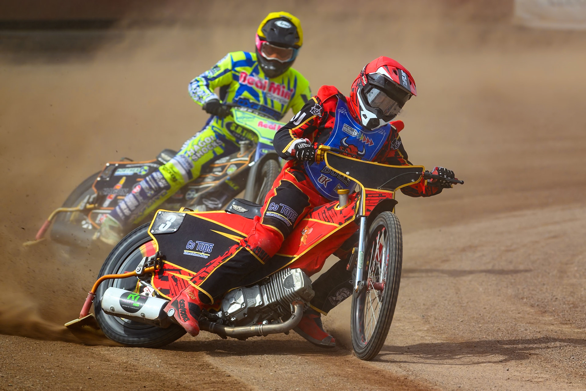 Luke Harris of Buxton Bulls in Red leading Ashton Vale of Oxford Chargers in Yellow during the WSRA National Development League match between Buxton Bulls and Oxford Chargers at Hi-Edge Speedway, Buxton on Sunday 2nd August 2026. (Photo: Ian Charles | MI News)