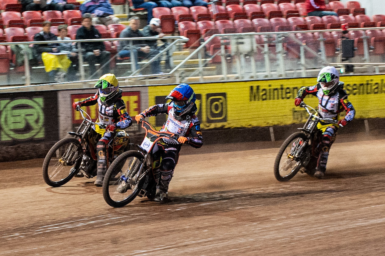 Photo: Ian Charles

Jordan Palin (Blue) leads Dan Thompson (Yellow) and Joe Thompson (White)

Summer Speed Saturday & British Youth Speedway Championship Round 5, National Speedway Stadium, Manchester, Saturday 22 June 2019