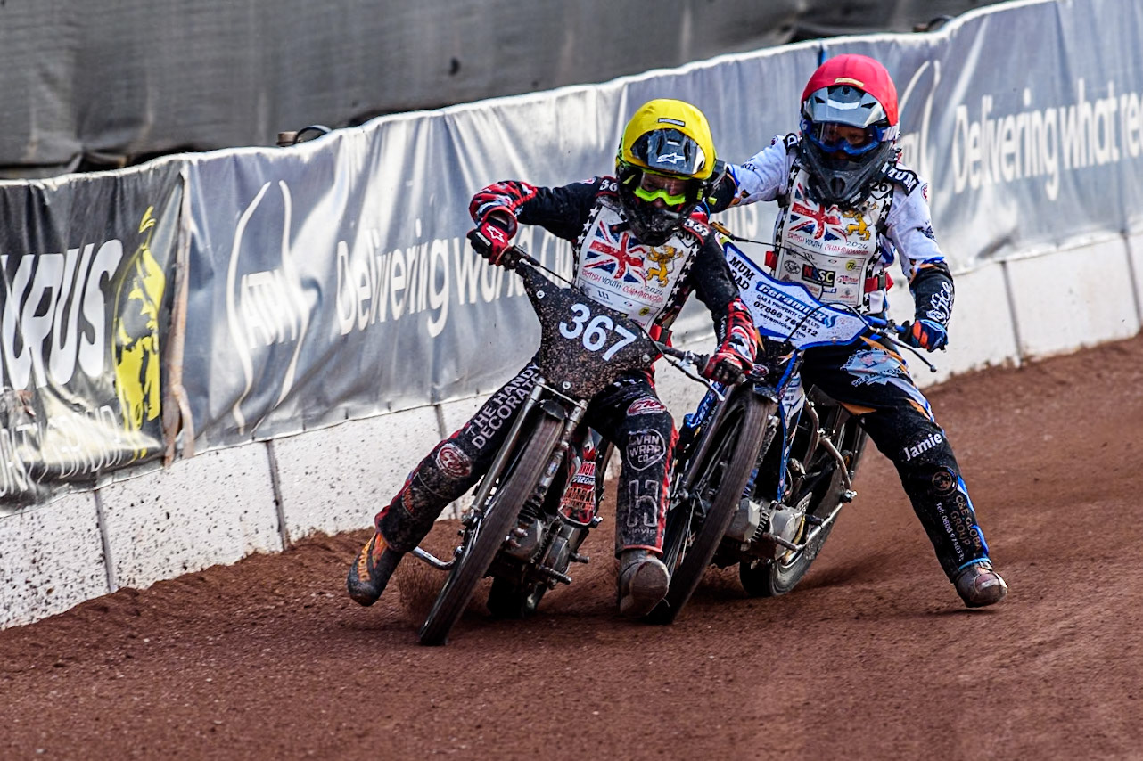 Charlie Luckman (125cc) in Yellow \tangles with Reuben Marsh (125cc) in Red during the British Youth 250cc Championships at the National Speedway Stadium, Manchester on Friday 30th August 2024. (Photo: Ian Charles | MI News)