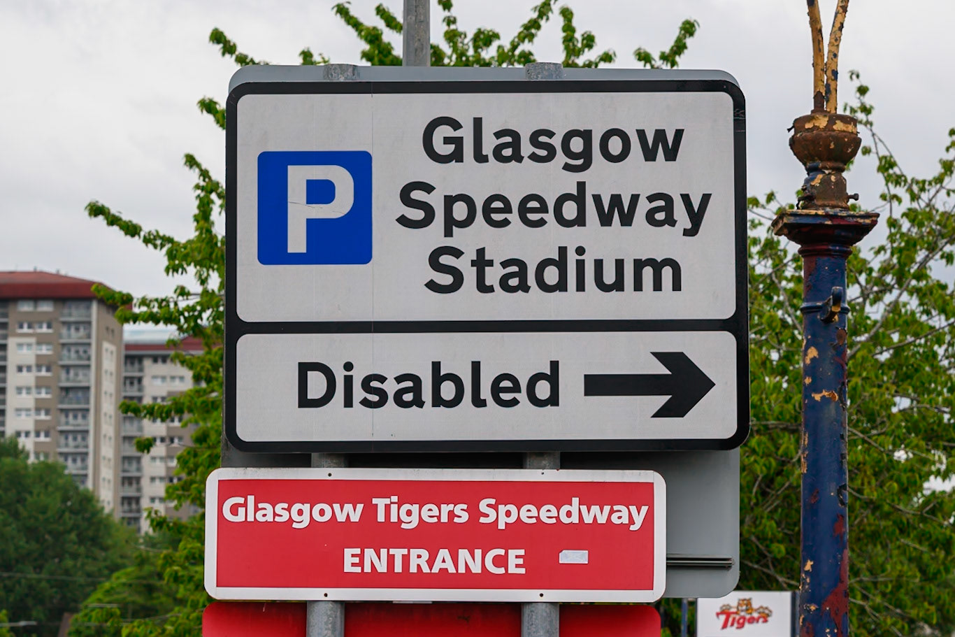 Signs outside the entrance to Glasgow Speedway during the Speedway GP Qualifying Round 3 at Allied Ashfield Stadium, Glasgow on Saturday 30th May 2026. (Photo: Ian Charles | MI News)