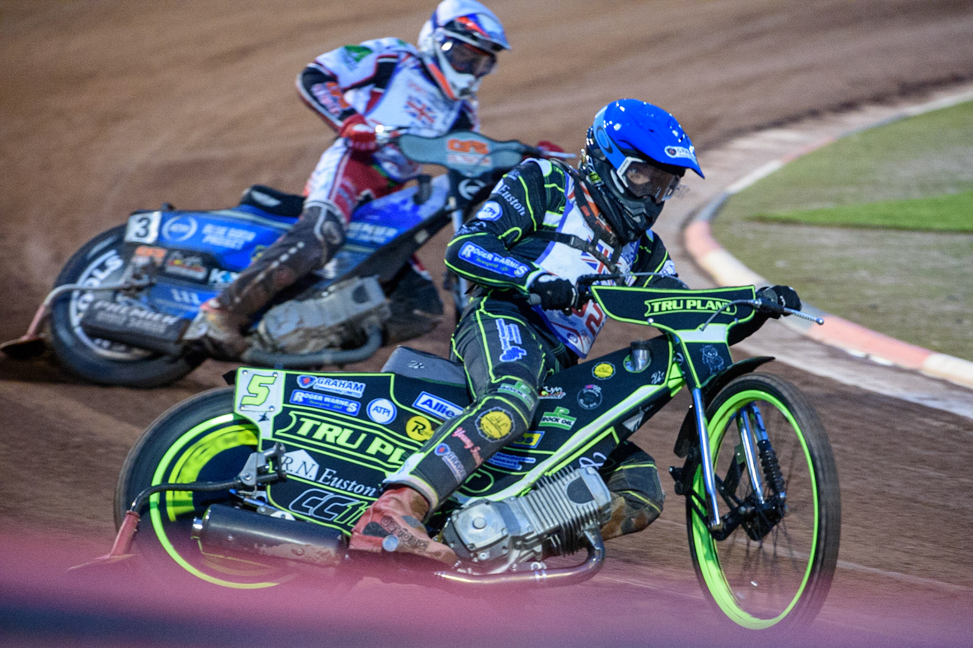 MANCHESTER, UK. AUGUST 16TH   Craig Cook  (Blue) leads Steve Worrall  (White) during the Sports Insure British Speedway Finals at the National Speedway Stadium, Manchester on Monday 16th August 2021. (Credit: Ian Charles | MI News)