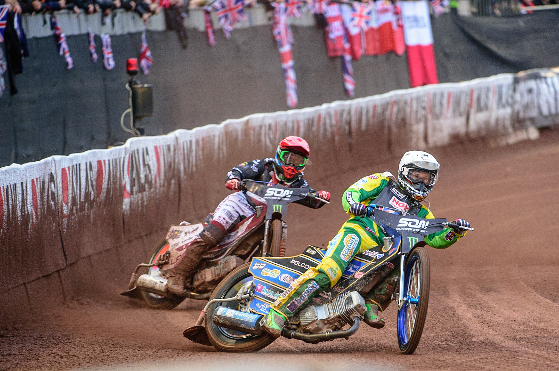 MANCHESTER, UK. OCT 17TH Jason Doyle of Australia (White) leads Andzejs Lebedevs of Latvia (Red) during the Monster Energy FIM Speedway of Nations at the National Speedway Stadium, Manchester on Sunday  17th October 2021. (Credit: Ian Charles | MI News)