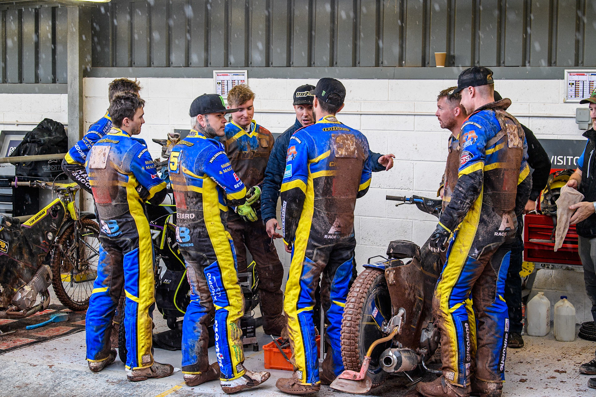 Sheffield team meeting during the Rowe Motor Oil Premiership match between Belle Vue Aces and Sheffield Tigers at the National Speedway Stadium, Manchester on Monday 27th May 2024. (Photo: Ian Charles | MI News)