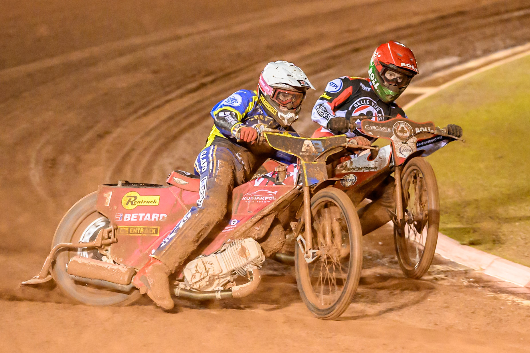 Max Fricke, Guest Rider for Sheffield Tigers  in White on the outside of Brady Kurtz of Belle Vue Aces  in Red during the Rowe Motor Oil Premiership Grand Final 2nd Leg between Belle Vue Aces and Sheffield Tigers at the National Speedway Stadium, Manchester on Friday 16th October 2026. (Photo: Ian Charles | MI News)