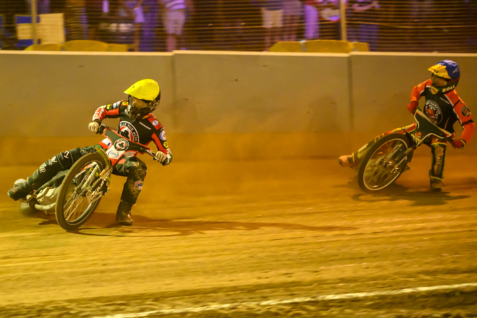 Tate Zischke of Belle Vue Aces  in Yellow leading Mitch McDiarmid of Northampton Foxes in Blue during the Rowe Motor Oil Premiership match between Northampton Foxes and Belle Vue Aces at Northampton International Shaleway, Northampton on Thursday 13th August 2026. (Photo: Ian Charles | MI News)