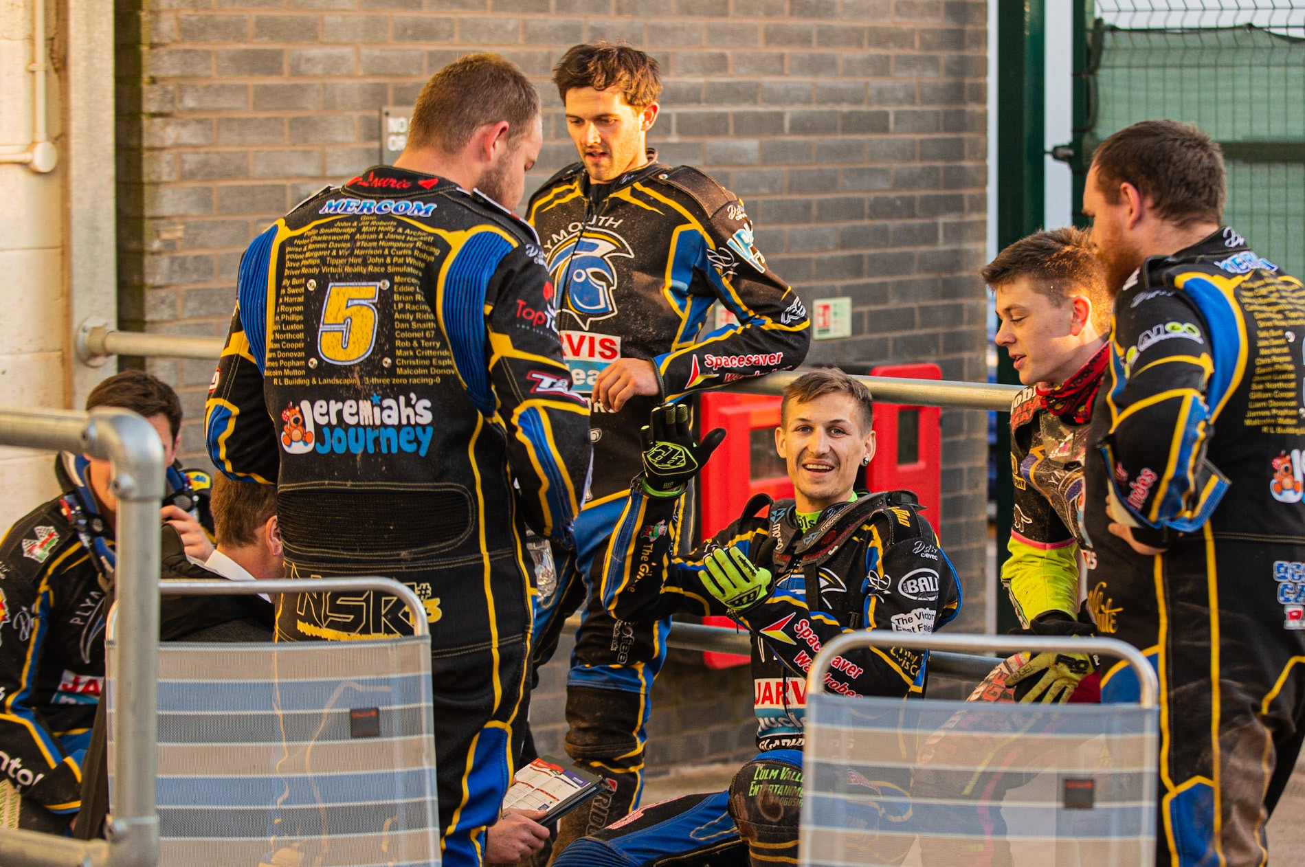 Photo: Ian Charles

Plymouth riders have a quick team meeting

Belle Vue Colts v Plymouth Gladiators National League, Belle Vue National Speedway Stadium, Manchester, Thursday 23  May  2019