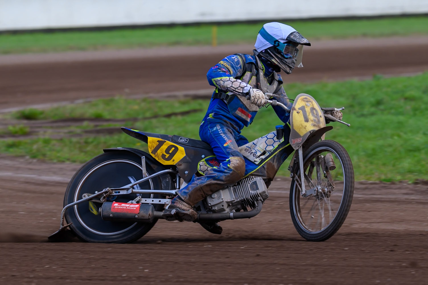 William Kruit (19) of The Netherlands in action during the FIM Long Track World Championship Final 4, at the Speed Centre Roden, Netherlands on Sunday 21st September 2025. (Photo: Ian Charles | MI News)during the FIM Long Track World Championship Final 4, at the Speed Centre, Roden on Sunday 21st September 2025. (Photo: Ian Charles | MI News)