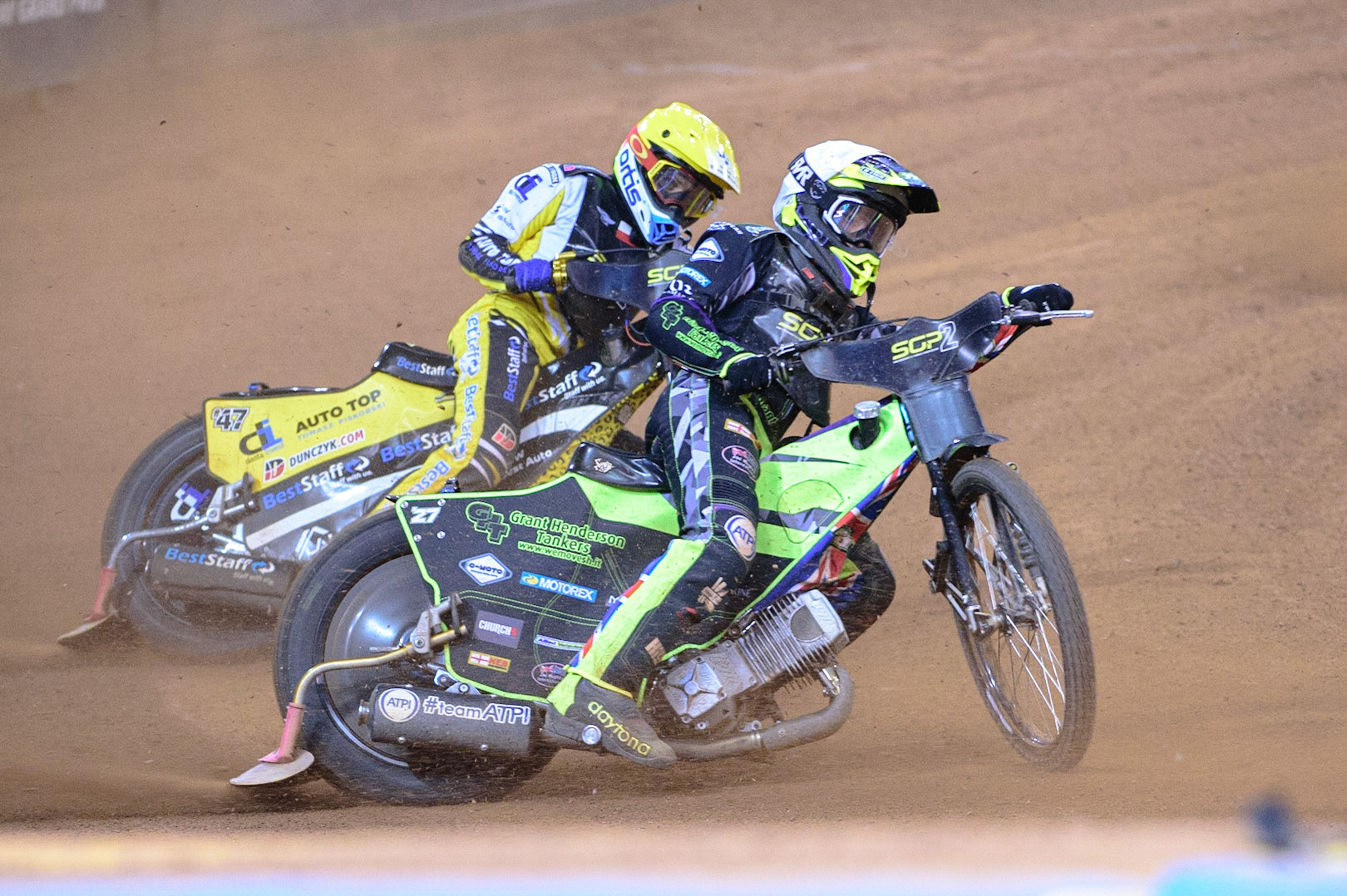 Tom Brennan (Great Britain)  (White) leads Wiktor Lampart (Poland) (Yellow) during the FIM  Speedway Grand Prix  2 of Great Britain at the Principality Stadium, Cardiff on Sunday 14th August 2022. (Credit: Ian Charles | MI News)