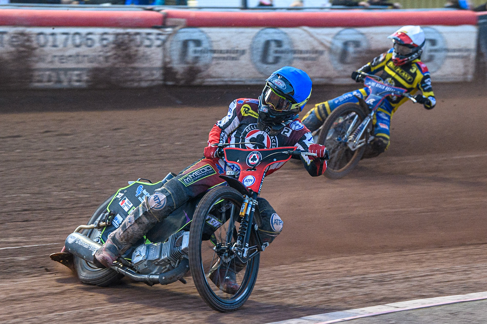 Tom Brennan (Blue) leads Adam Ellis (White) during the Sports Insure Premiership match between Belle Vue Aces and Sheffield Tigers at the National Speedway Stadium, Manchester on Monday 7th August 2023. (Photo: Ian Charles | MI News)