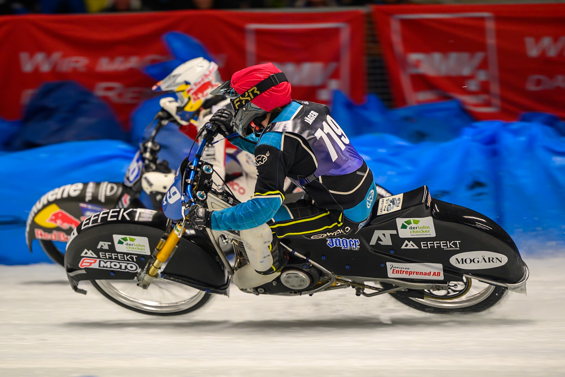 Filip Jäger (719) of Sweden  in Red rides inside Franz Zorn (100) of Austria  in White during the Ice Speedway Gladiators World Championship Final 1 at Max-Aicher-Arena, Inzell on Saturday 14th March 2026. (Photo: Ian Charles | MI News)