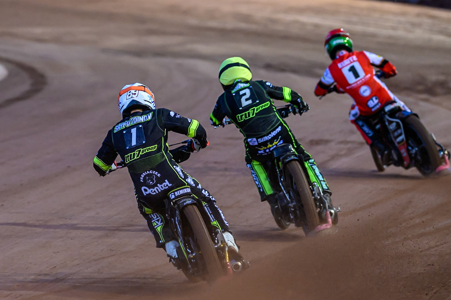 Emil Saifutdinov of Ipswich Witches  in White chases Danny King of Ipswich Witches  in Yellow and Brady Kurtz of Belle Vue Aces  in Red during the Rowe Motor Oil Premiership Play Off Semi Final 1 (1st Leg)  between Belle Vue Aces and Ipswich Witches at the National Speedway Stadium, Manchester on Monday 8th September 2025. (Photo: Ian Charles | MI News)