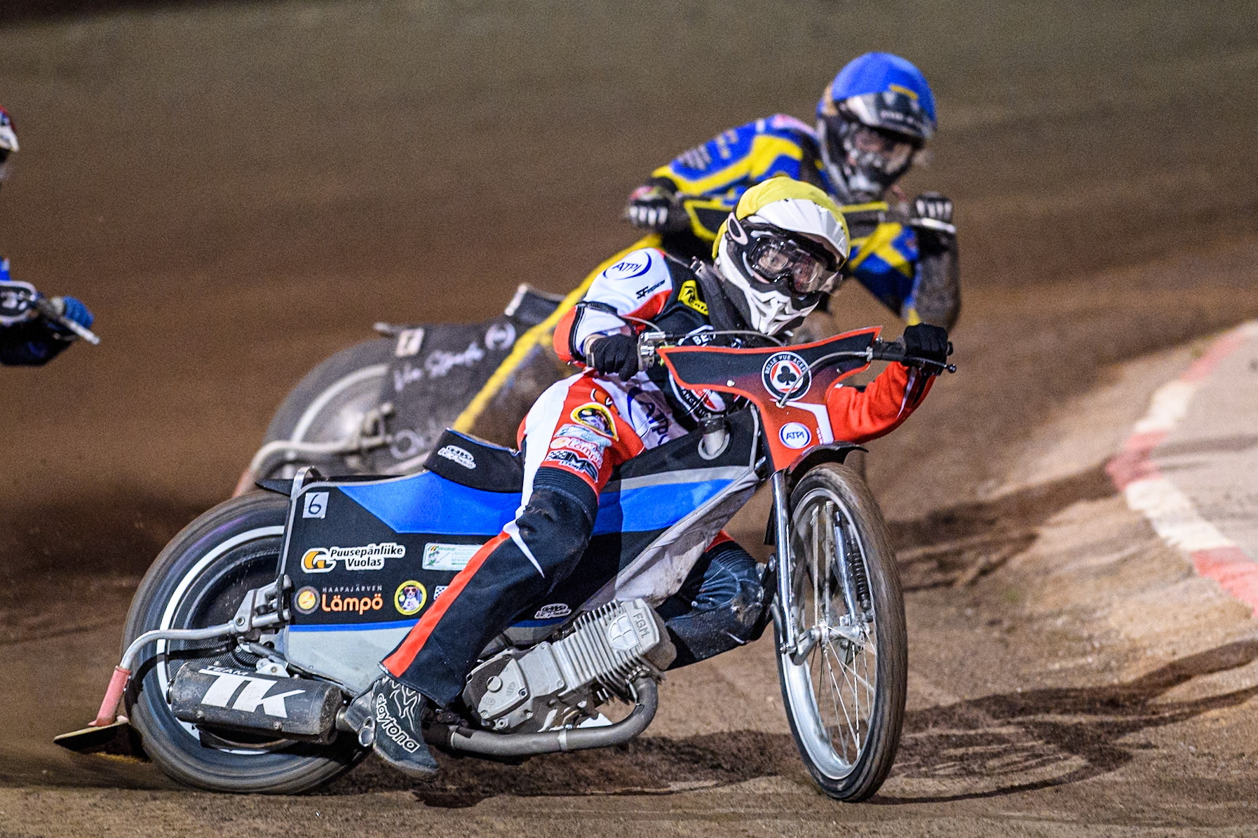 Belle Vue Aces' Antti Vuolas  in Yellow leading Sheffield Tigers' Dan Gilkes  in Blue during the Rowe Motor Oil Premiership Play Off Semi Final 2nd leg between Sheffield Tigers and Belle Vue Aces at Owlerton Stadium, Sheffield on Thursday 19th September 2024. (Photo: Ian Charles | MI News)