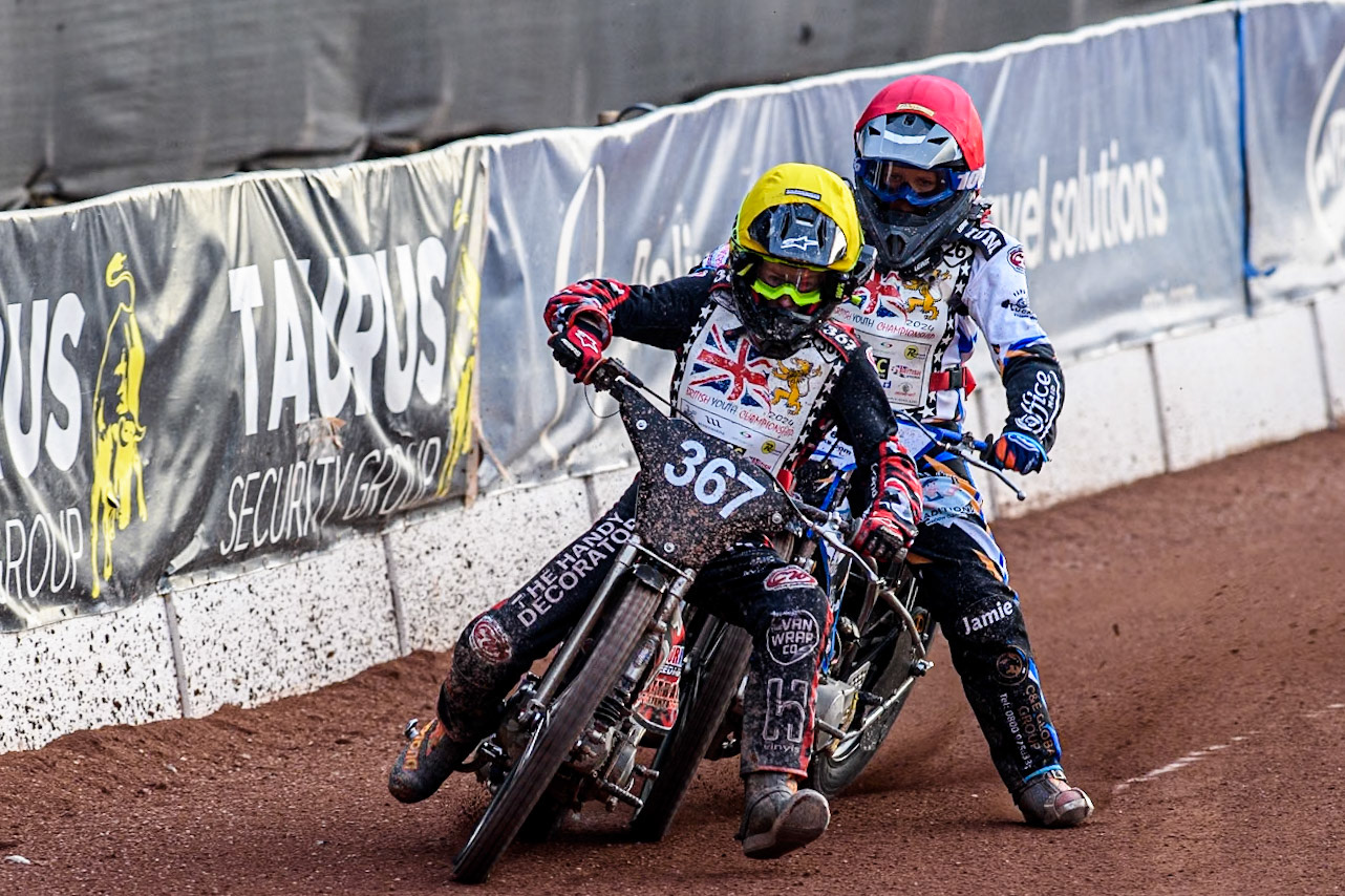 Charlie Luckman (125cc) in Yellow \tangles with Reuben Marsh (125cc) in Red during the British Youth 250cc Championships at the National Speedway Stadium, Manchester on Friday 30th August 2024. (Photo: Ian Charles | MI News)