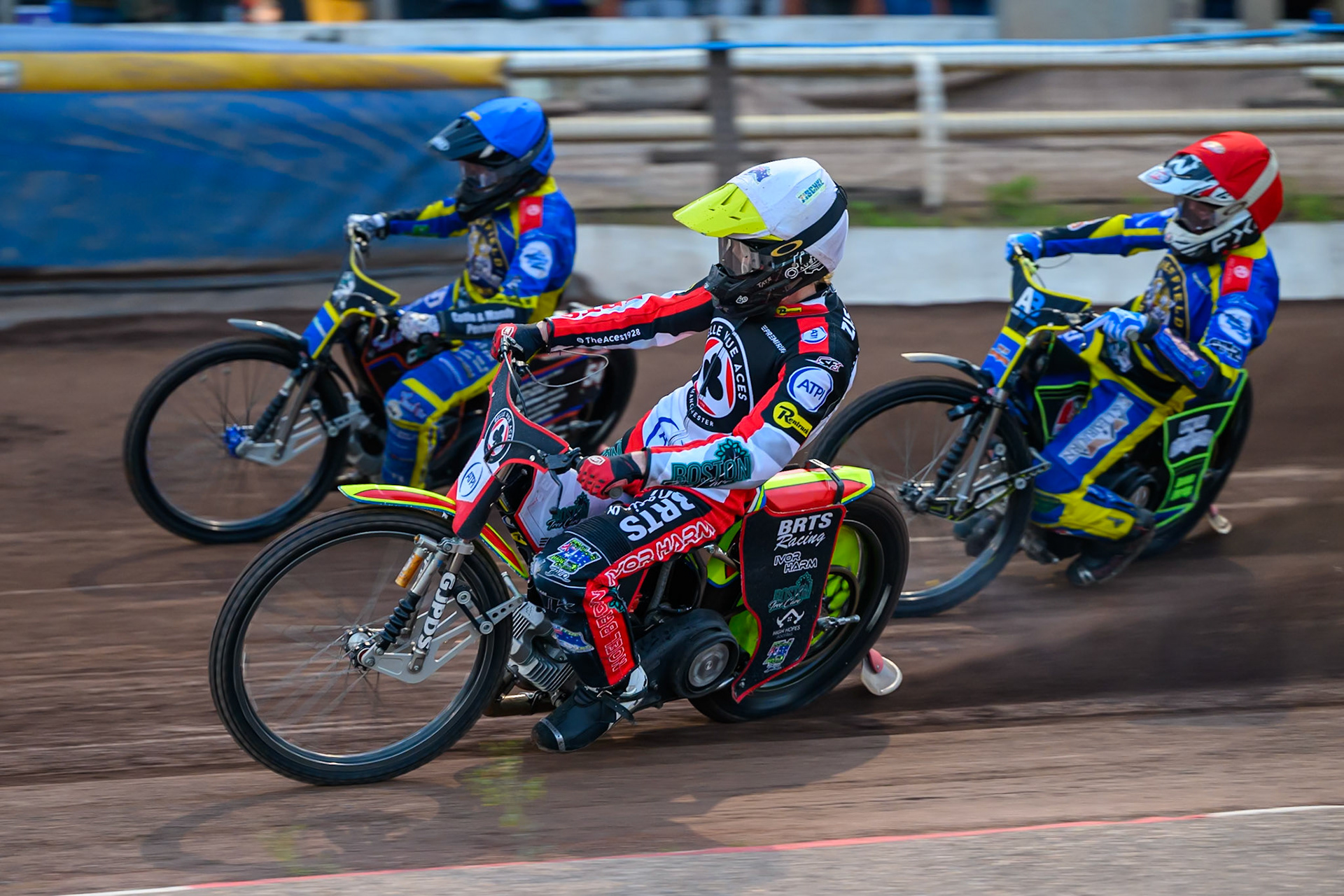 Tate Zischke of Belle Vue Aces in White on the inside of Luke Killeen of Sheffield Tigers in Blue  and Jye Etheridge of Sheffield Tigers in Red during the Rowe Motor Oil Premiership match between Sheffield Tigers and Belle Vue Aces at Owlerton Stadium, Sheffield on Monday 31st August 2026. (Photo: Ian Charles | MI News)