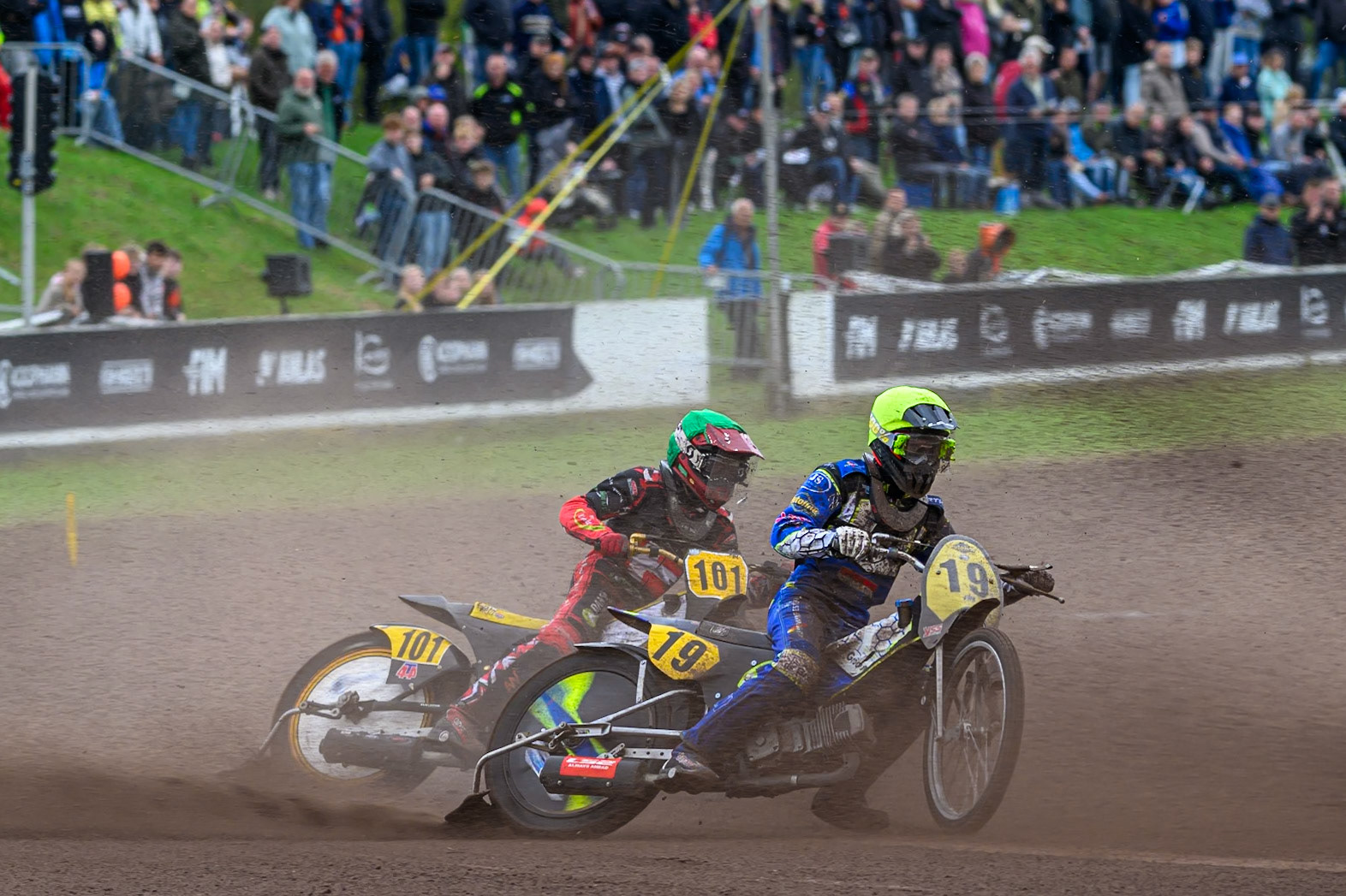 William Kruit (19) of The Netherlands in Yellow leading Patrick Kruse (101) of Denmark in Green during the FIM Long Track World Championship Final 4, at the Speed Centre Roden, Netherlands on Sunday 21st September 2025. (Photo: Ian Charles | MI News)during the FIM Long Track World Championship Final 4, at the Speed Centre, Roden on Sunday 21st September 2025. (Photo: Ian Charles | MI News)