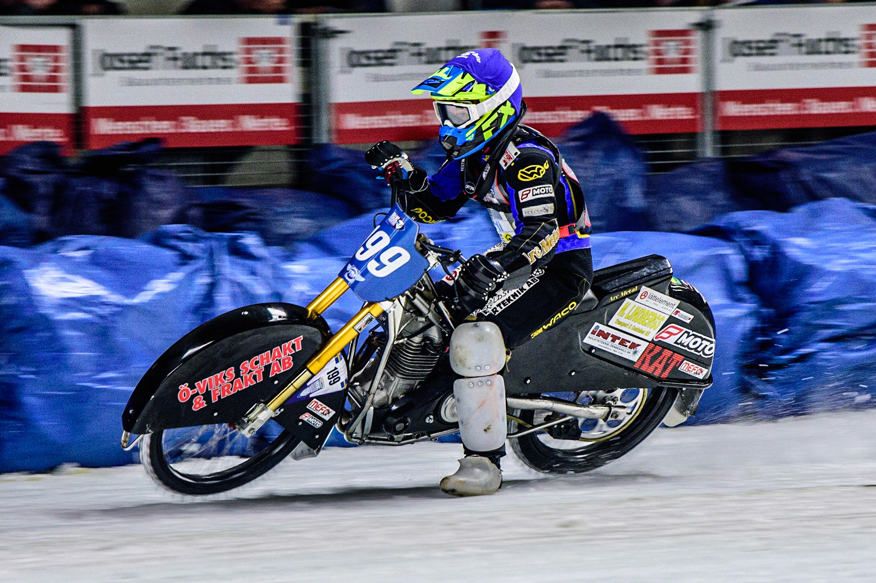 Martin Haarahiltunen (199) leads the grand final during the Ice Speedway Gladiators World Championship Final 1 at Max-Aicher-Arena, Inzell, Germany on Saturday 18th March 2023. (Photo: Ian Charles | MI News)