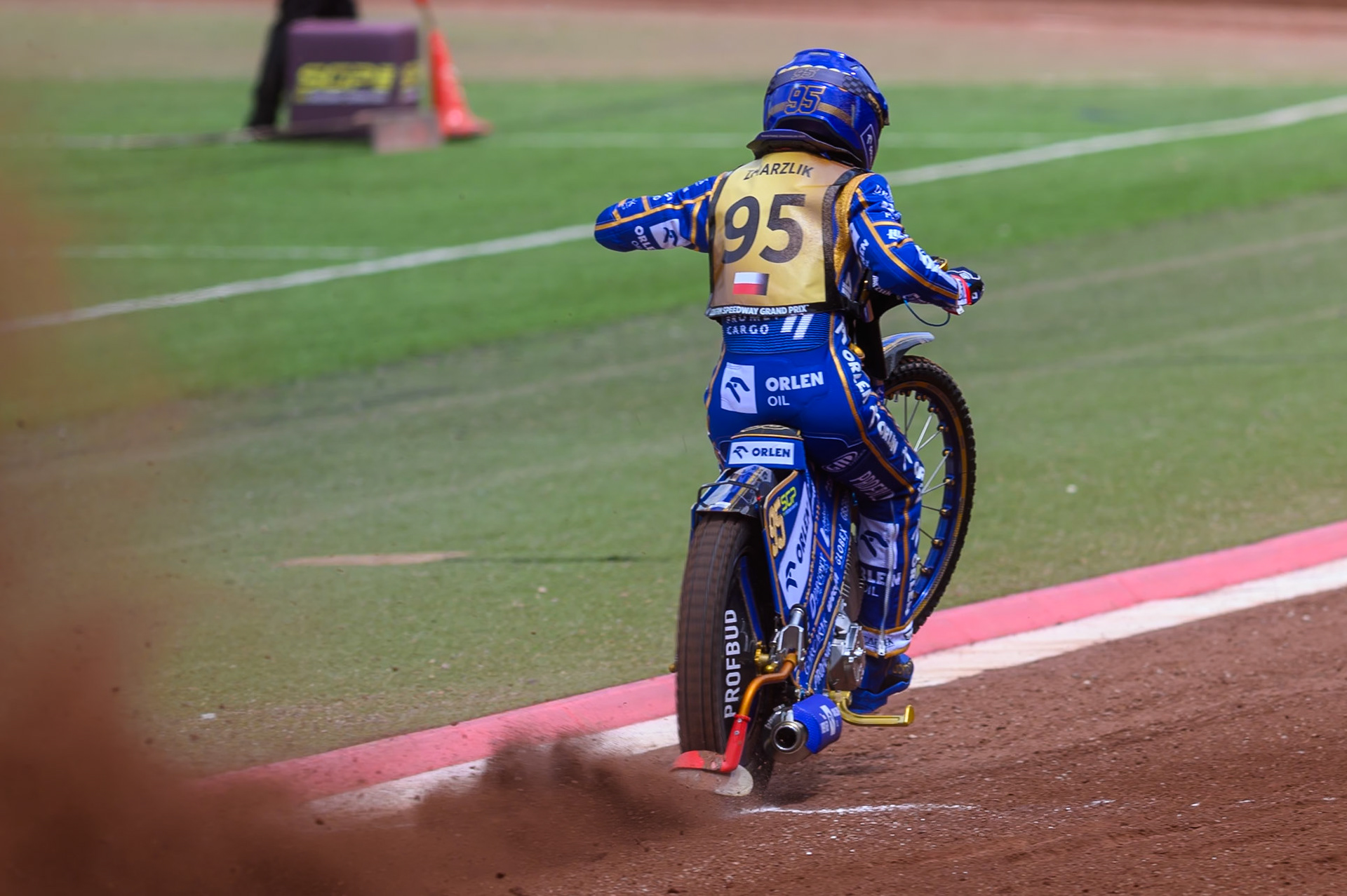 Bartosz Zmarzlik (95) of Poland does a practice start during practice for   the ATPI  FIM Speedway GP of Manchester at the National Speedway Stadium, Manchester on Friday 5th June 2026. (Photo: Ian Charles | MI News)