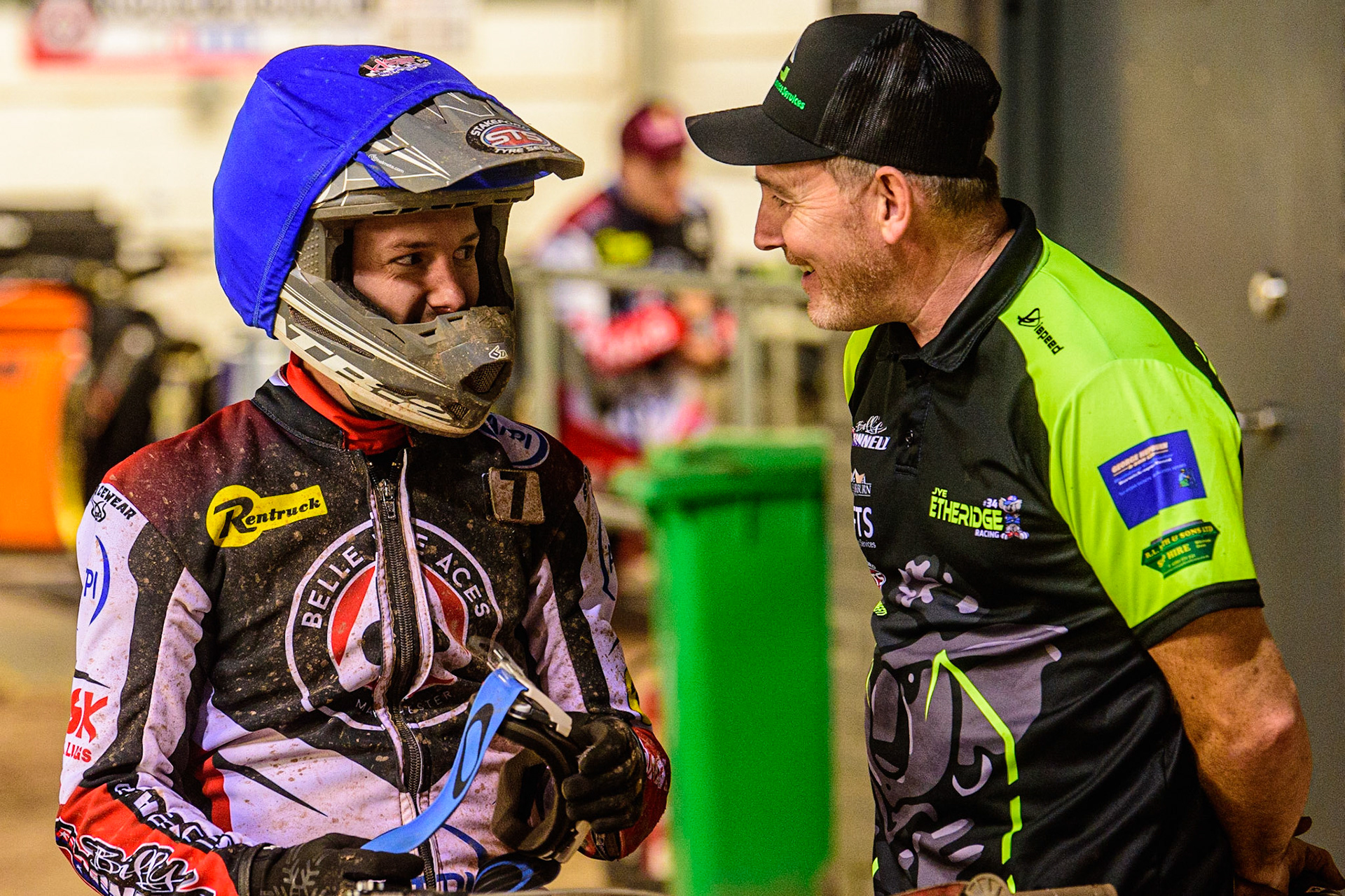 Jye Etheridge  (left) chats with his mechanic Paul Sharples during the SGB Premiership Semi Final 2nd Leg between Belle Vue Aces and Ipswich Witches at the National Speedway Stadium, Manchester on Monday 3rd October 2022. (Credit: Ian Charles | MI News)