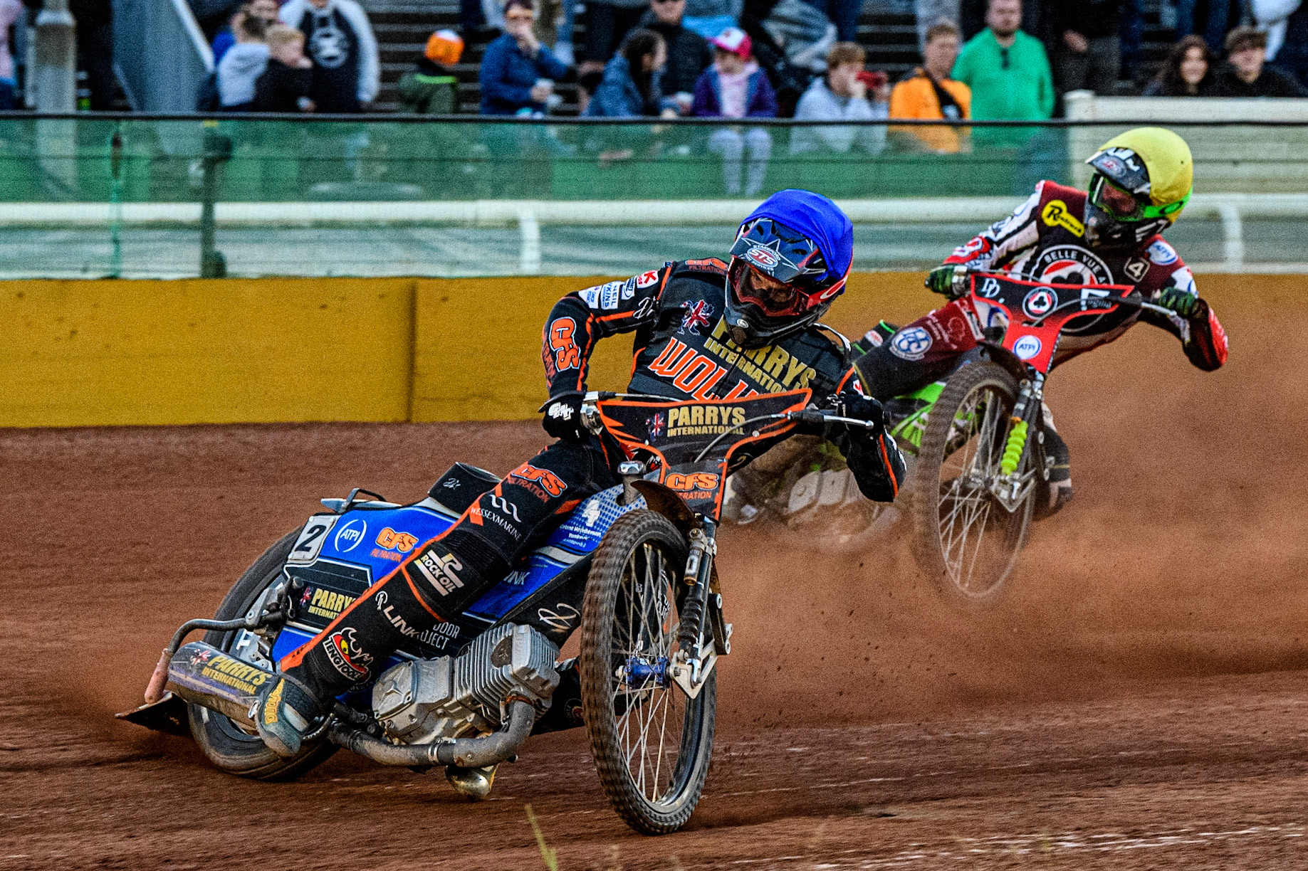Steve Worrall (Blue) leads Charles Wright (Yellow) during the Sports Insure Premiership match between Wolverhampton Wolves and Belle Vue Aces at Monmore Green Stadium, Wolverhampton on Monday 29th May 2023. (Photo: Ian Charles | MI News)