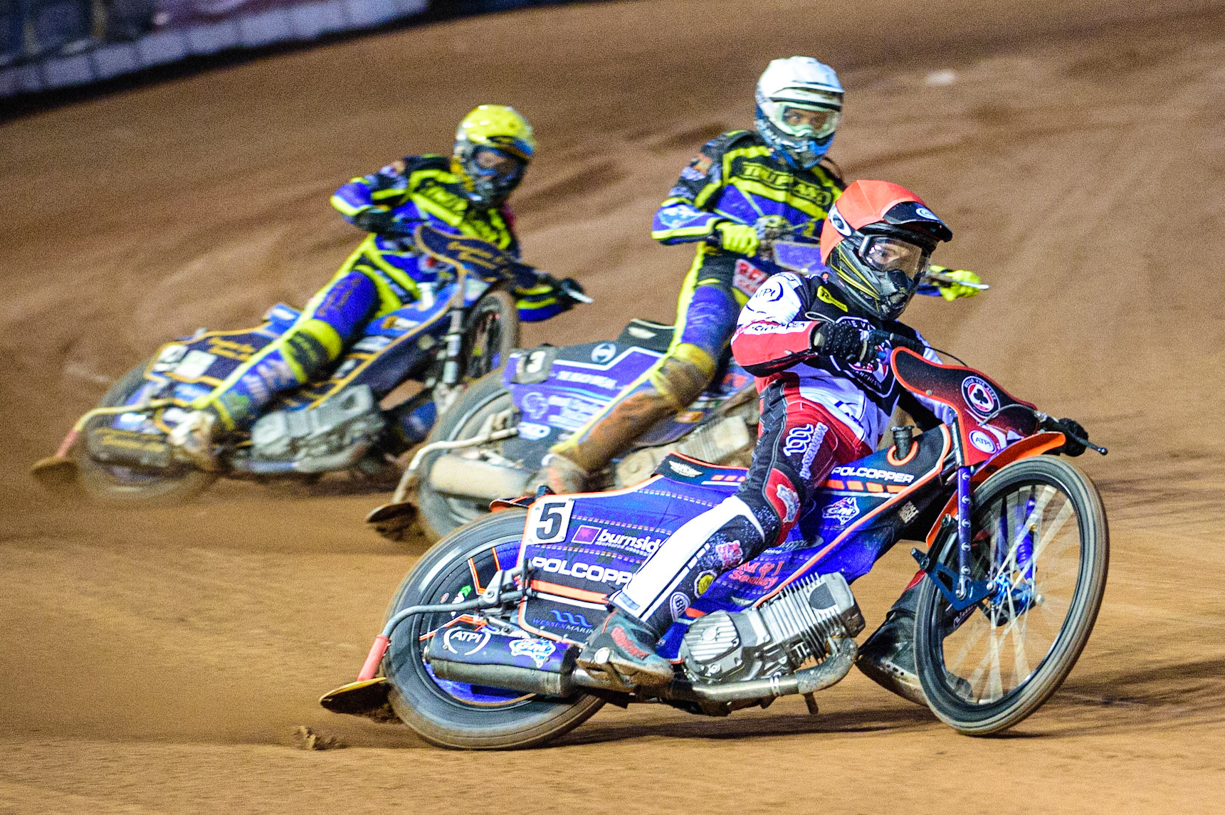 Brady Kurtz  (Red) leads Adam Ellis  (White) and Kyle Howarth  (Yellow) during the SGB Premiership match between Belle Vue Aces and Sheffield Tigers at the National Speedway Stadium, Manchester on Monday 5th September 2022. (Credit: Ian Charles | MI News)