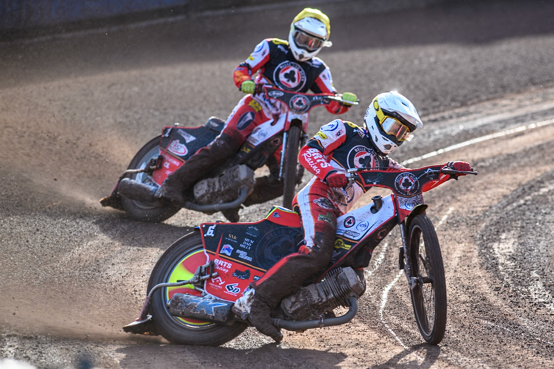 Tate Zischke of Belle Vue Aces in White leading Jake Mulford of Belle Vue Aces in Yellow during the Rowe Motor Oil Premiership match between Sheffield Tigers and Belle Vue Aces at Owlerton Stadium, Sheffield on Monday 5th May 2025. (Photo: Ian Charles | MI News)