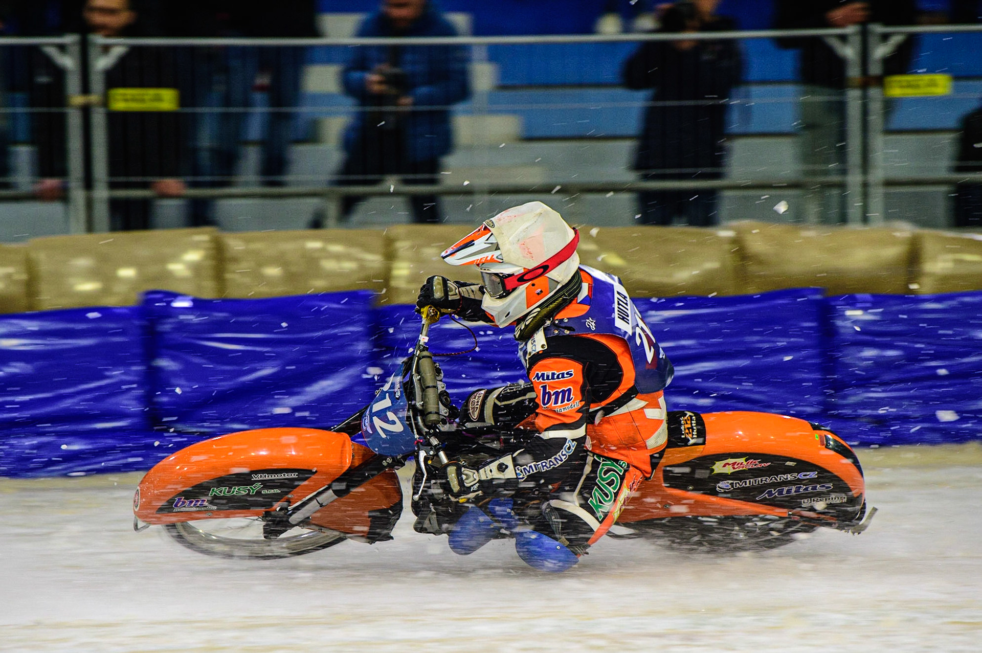 HEERENVEEN, NL.  Lukas Hutla (212) in action during the FIM Ice Speedway Gladiators World Championship Final 4 at Ice Rink Thialf, Heerenveen on Sunday  3 April 2022. (Credit: Ian Charles | MI News)