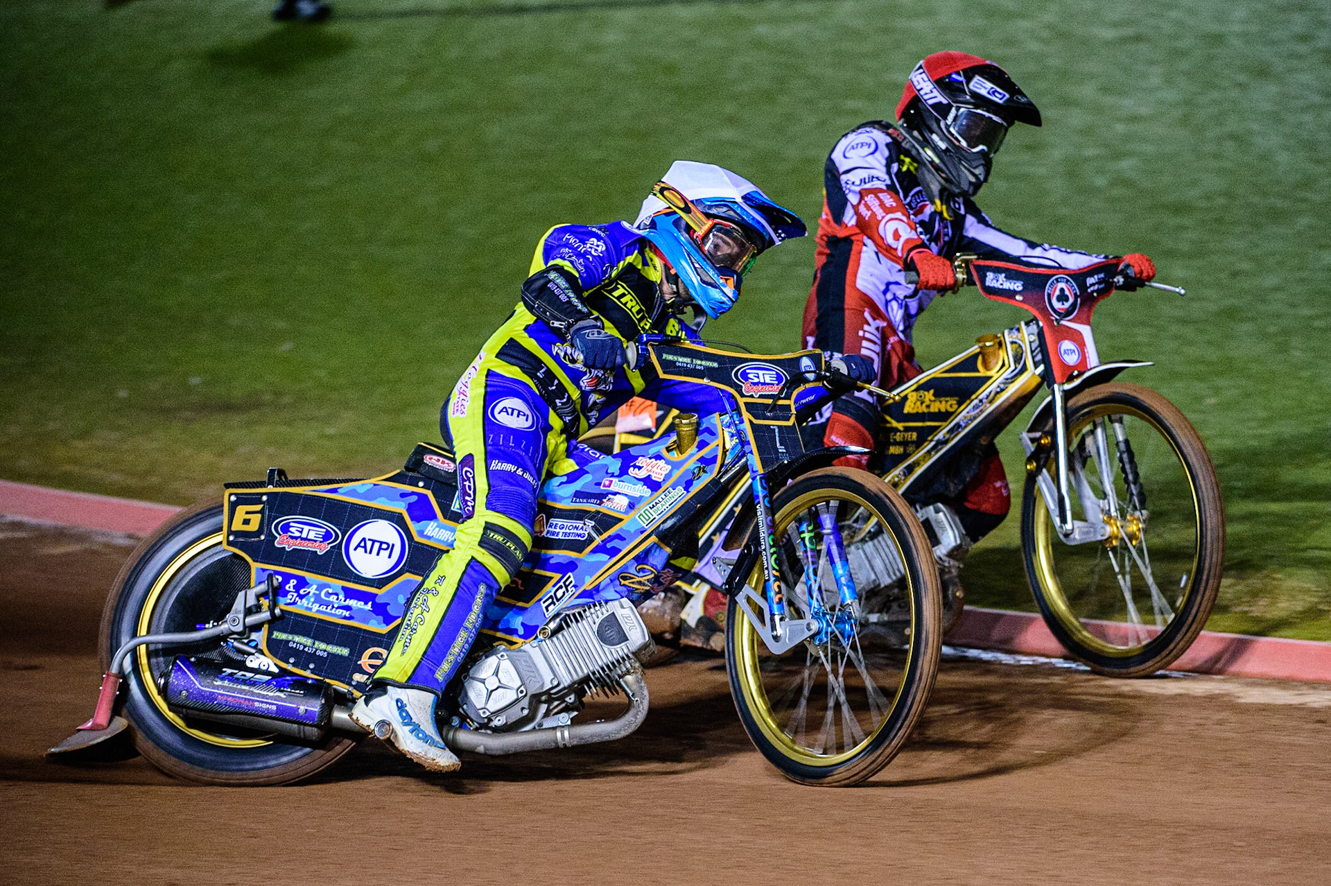 Norick Blödorn  (Red) forces his way past Justin Sedgmen  during the SGB Premiership Grand Final 1st leg between Belle Vue Aces and Sheffield Tigers at the National Speedway Stadium, Manchester on Monday 10th October 2022. (Credit: Ian Charles | MI News)