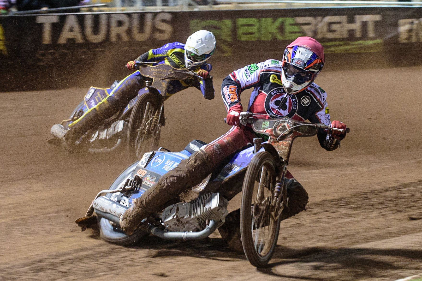 MANCHESTER, UK. OCT 7TH  Steve Worrall   (Red) leads Kyle Howarth  (White) during the SGB Premiership Play off Semi-Final Second Leg between Belle Vue Aces and Sheffield Tigers at the National Speedway Stadium, Manchester on Thursday 7th October 2021. (Credit: Ian Charles | MI News)
