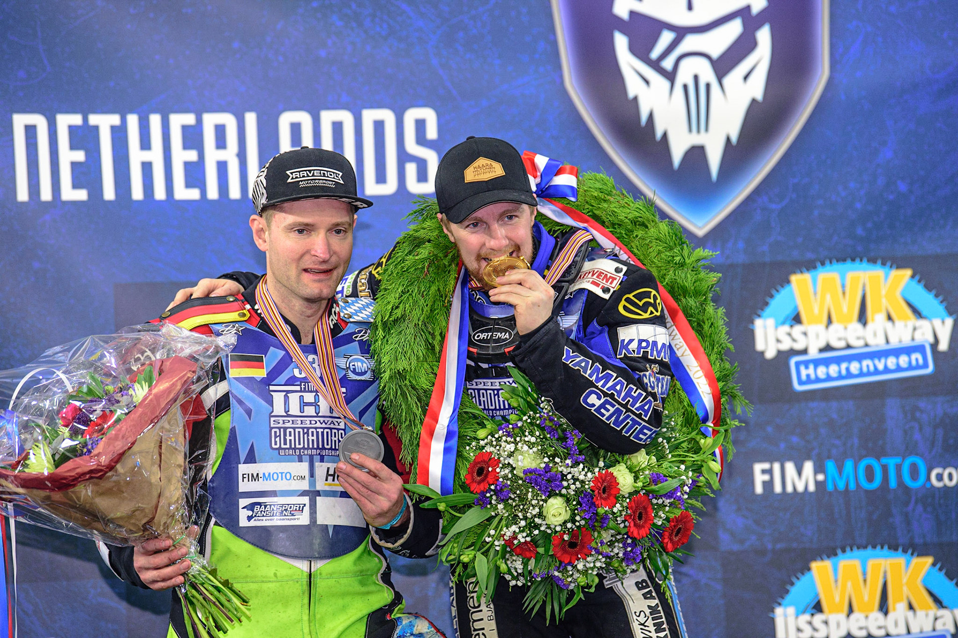 HEERENVEEN, NL.  Johann Weber (33)  (2nd) with winner Martin Hååruhiltunen (199)  during the FIM Ice Speedway Gladiators World Championship Final 4 at Ice Rink Thialf, Heerenveen on Sunday  3 April 2022. (Credit: Ian Charles | MI News)