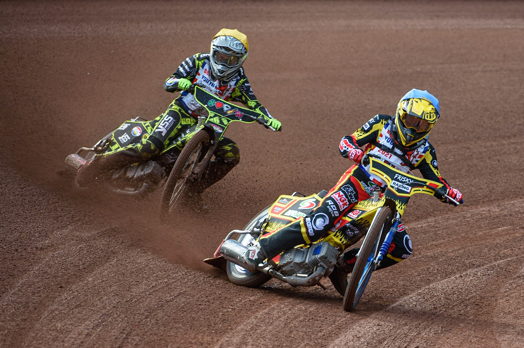 MANCHESTER, UK. MAY 28TH   Max James  (Blue) leads Ace Pijper (Yellow) during the British Junior Championship at the National Speedway Stadium, Manchester on Friday 28th May 2021. (Credit: Ian Charles | MI News)