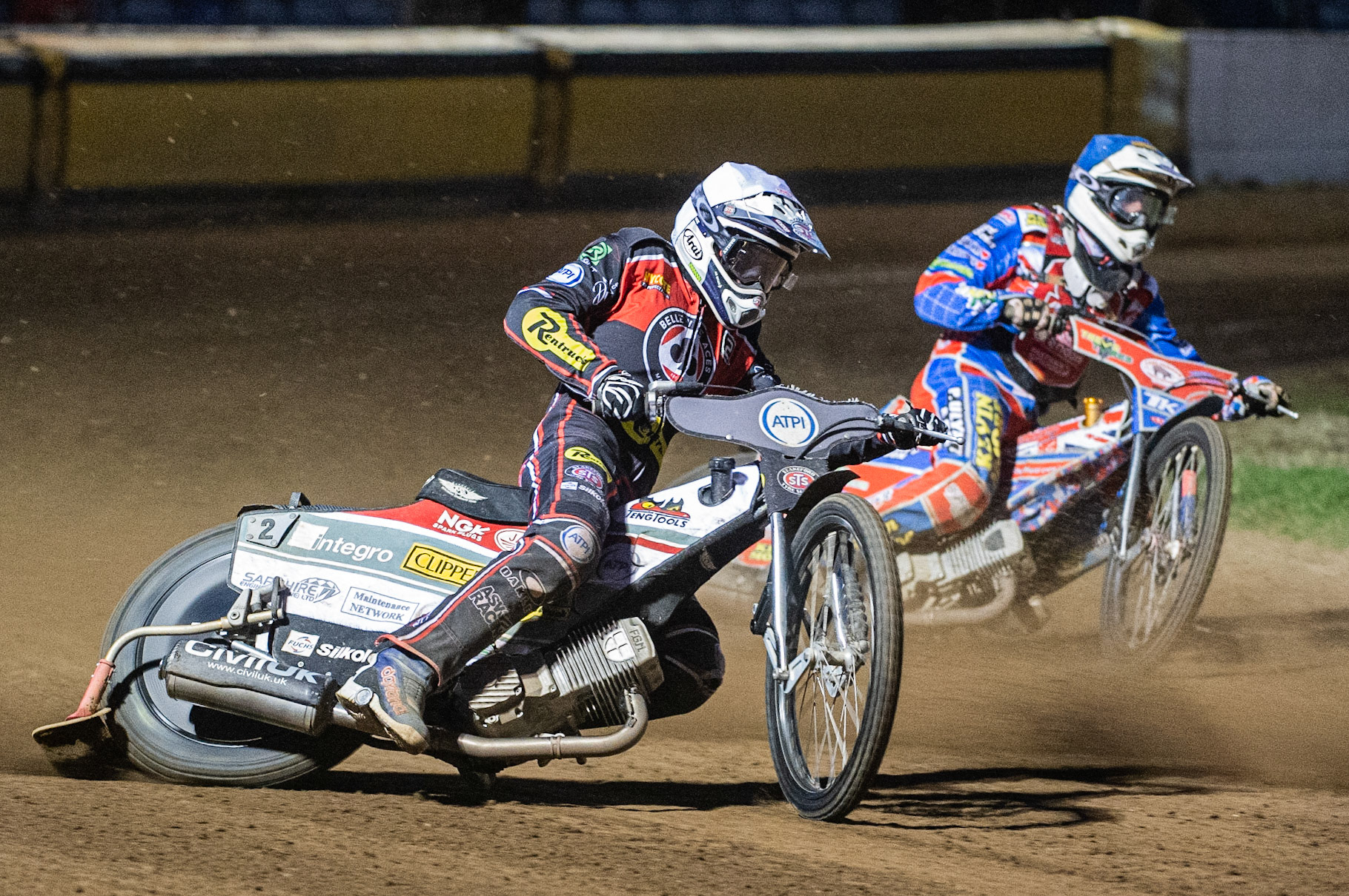 Photo by Ian Charles:

Steve Worrall  (White) outside Simon Lambert  (Blue)

Peterborough Panthers v Belle Vue Aces, British Speedway Premiership, Thursday, 5, September, 2019