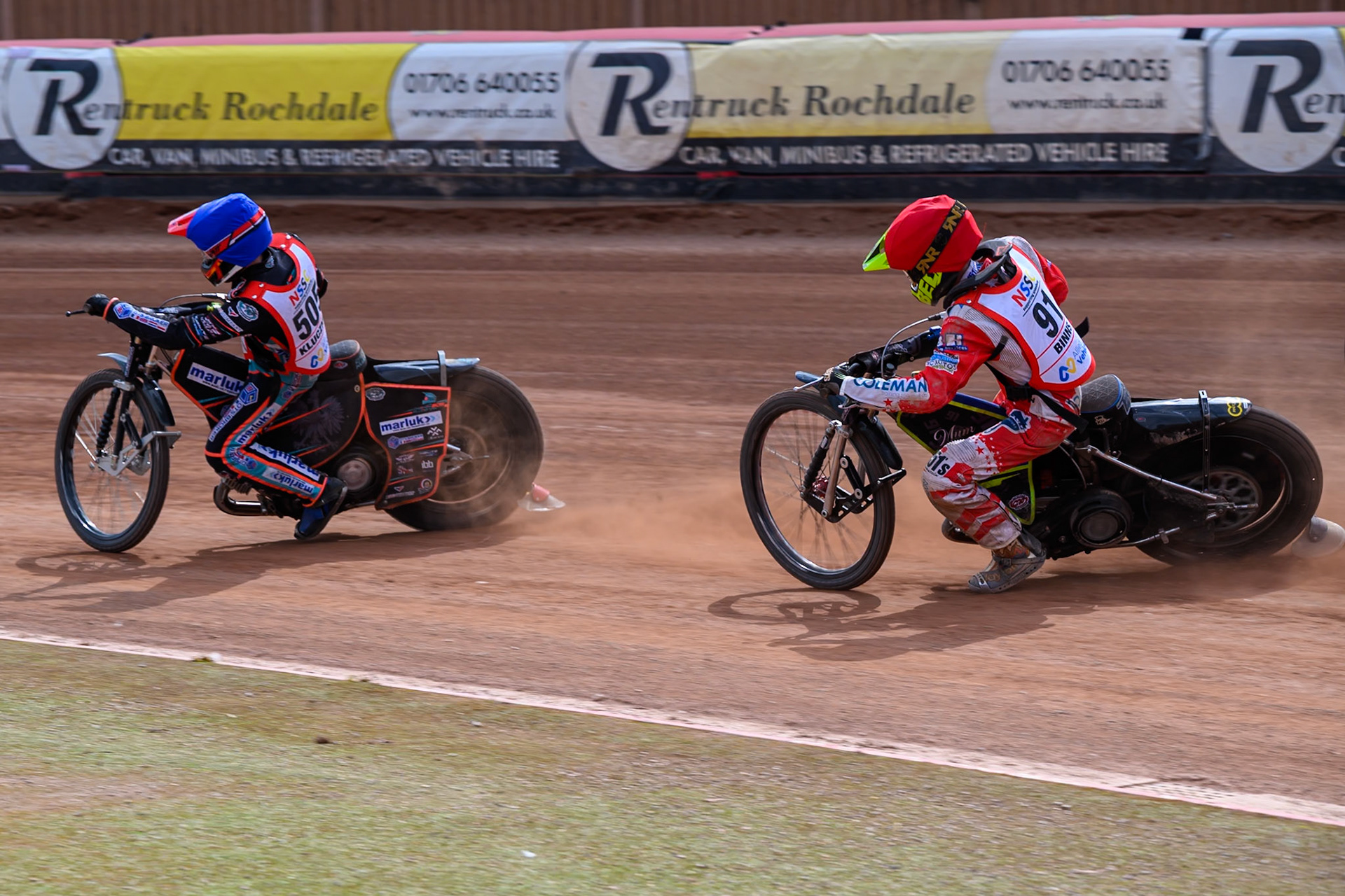 BRITISH YOUTH CHAMPIONSHIP (500cc): Ollie Binns (91) in Red chases Casper Kluczniak (505) in Blue during the British Youth Speedway Championship at the National Speedway Stadium, Manchester on Sunday 10th May 2026. (Photo: Ian Charles | MI News)