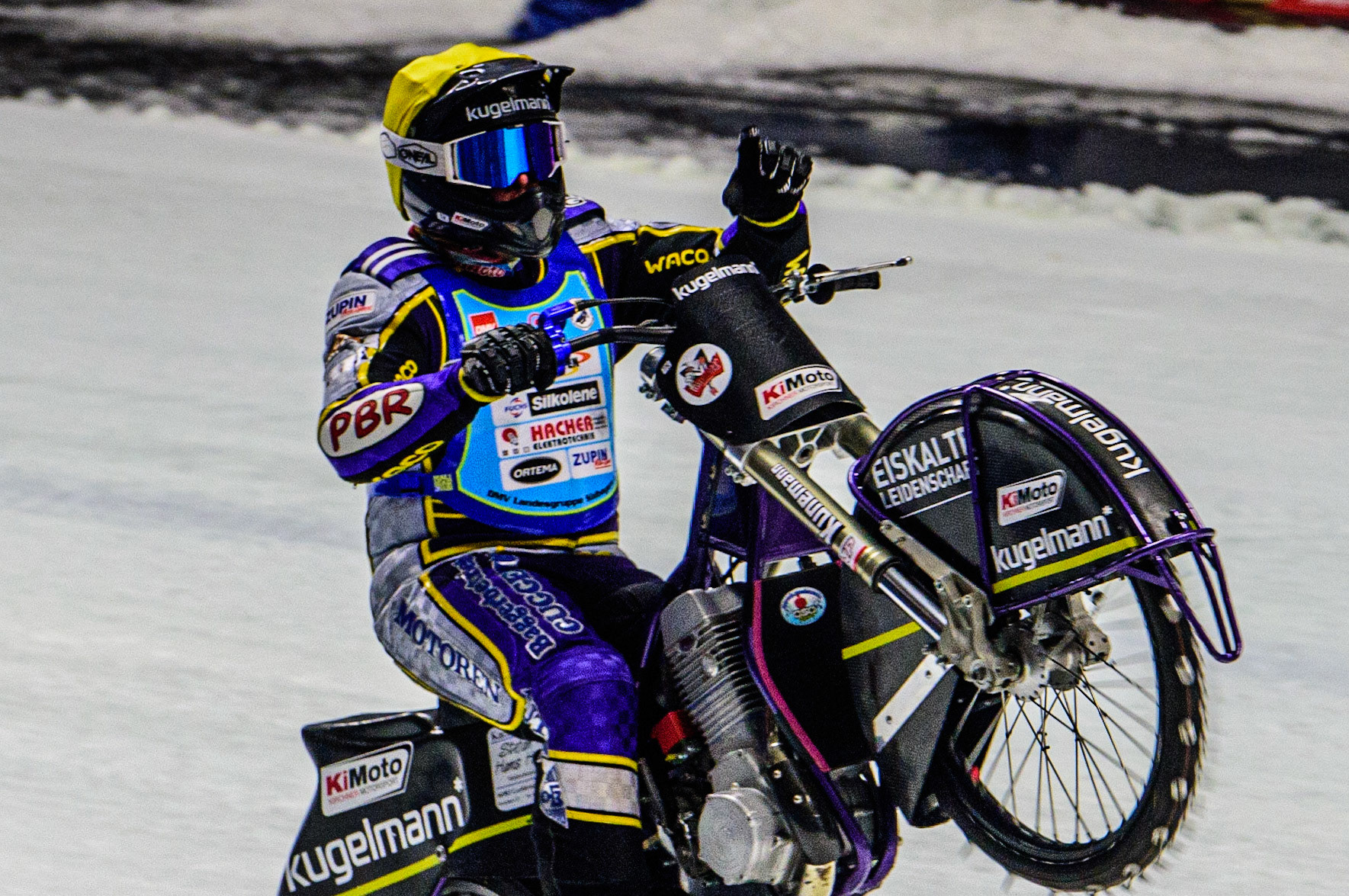 Christoph Kirchner waves to the crowd after his final ride during the Race of Legends at the Max-Aicher-Arena, Inzell on Friday 17th March 2023. (Photo: Ian Charles | MI News)