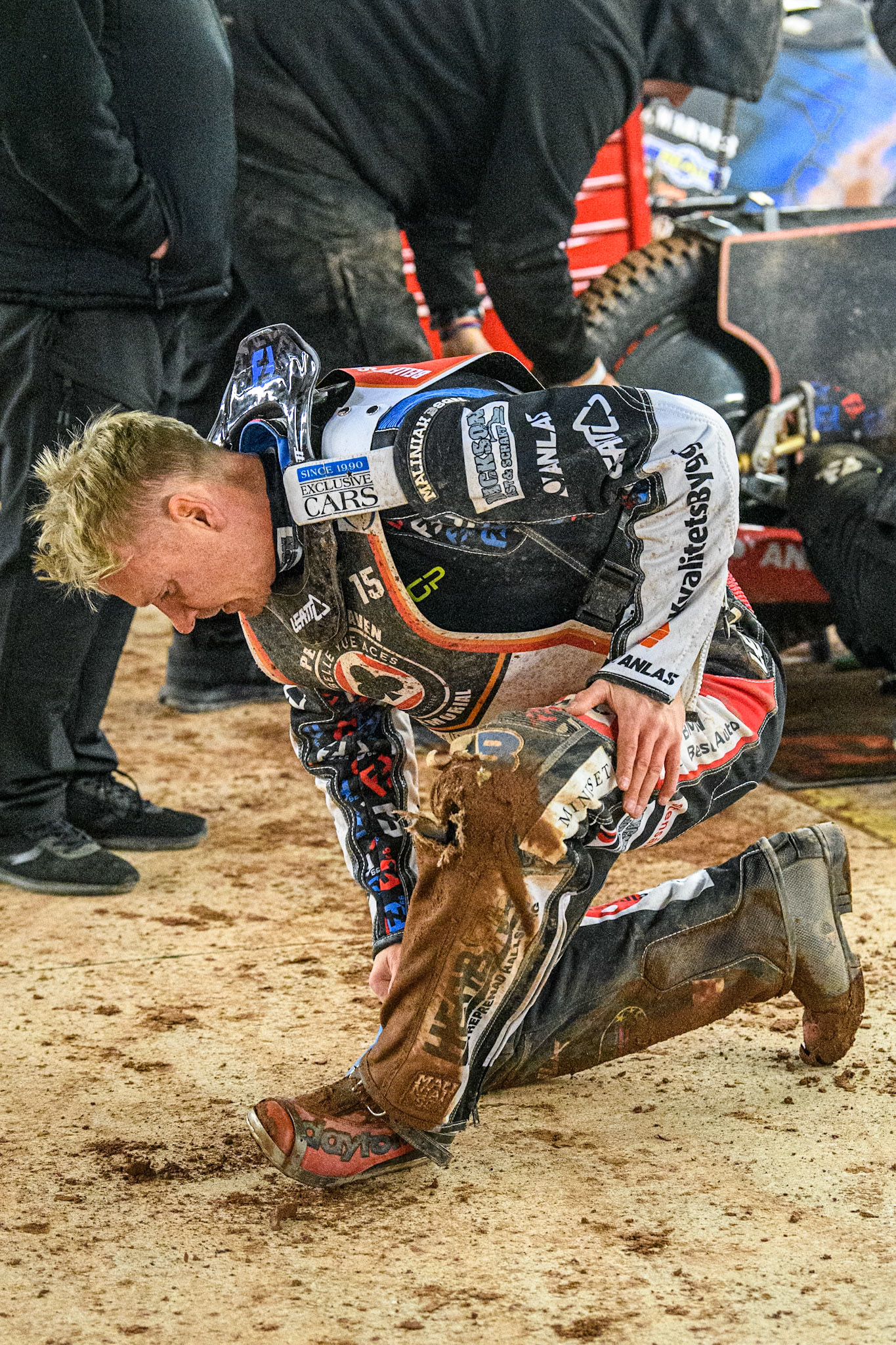 Freddie Lindgren cleans the shale off his kevlars during the Peter Craven Memorial Trophy at the National Speedway Stadium, Manchester on Monday 17th March 2025. (Photo: Ian Charles | MI News)