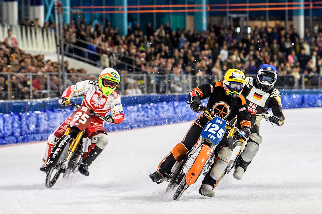 Sebastian Reitsma of The Netherlands in Yellow leading Michał Knapp of Poland in White and Franz Mayerbüchler of Germany in Blue during the Roelof Thijs Bokaal, Ice Rink Thialf, Heerenveen, Netherlands on Friday 4th April 2025. (Photo: Ian Charles | MI News)