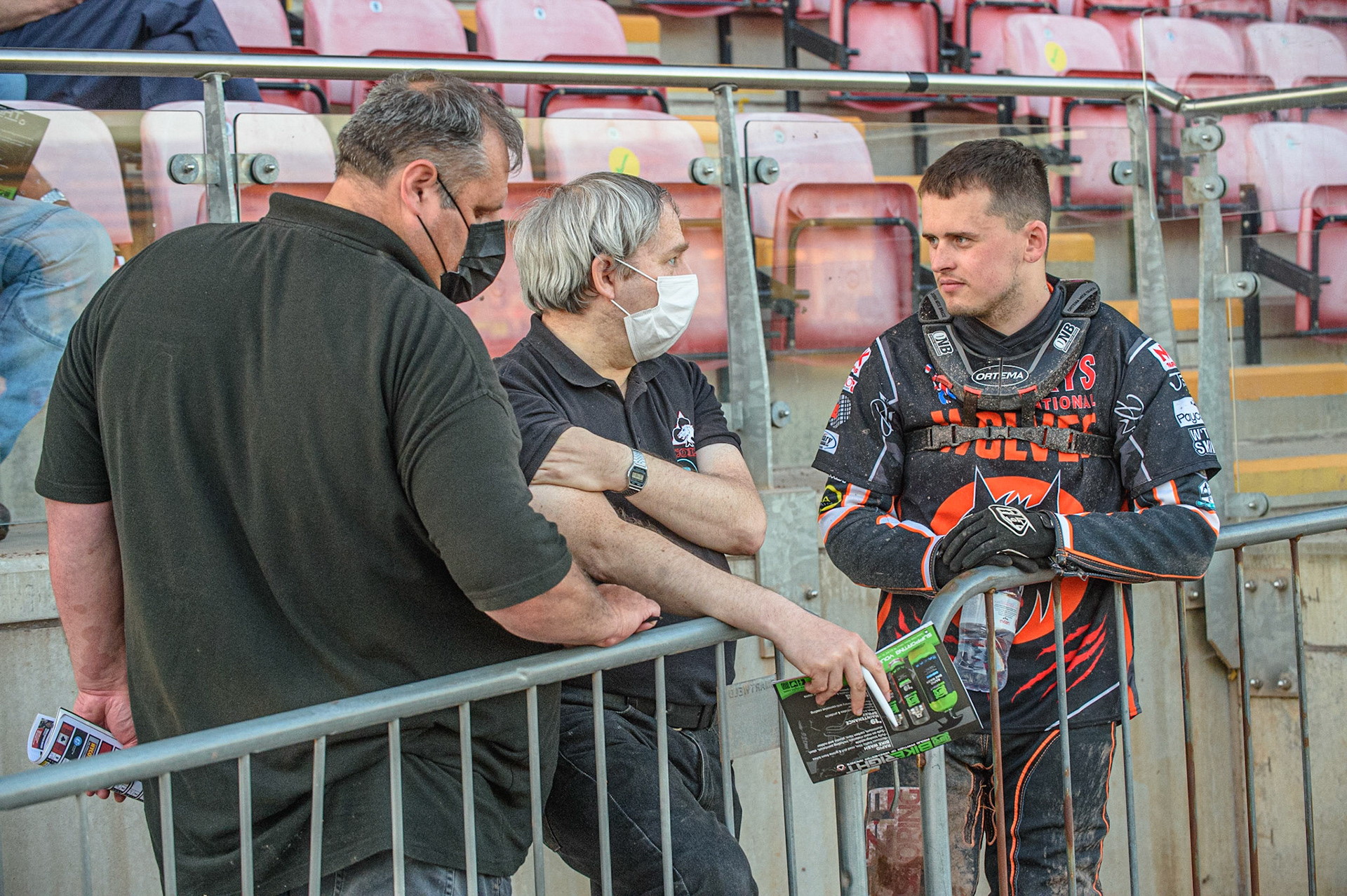 MANCHESTER, UK. JULY 15TH   Jack Smith (right chats with his former Belle Vue Colts managers Graham Goodwin (Centre) and Steve Williams (left) during the SGB Premiership match between Belle Vue Aces and Wolverhampton Wolves at the National Speedway Stadium, Manchester on Thursday 15th July 2021. (Credit: Ian Charles | MI News)
