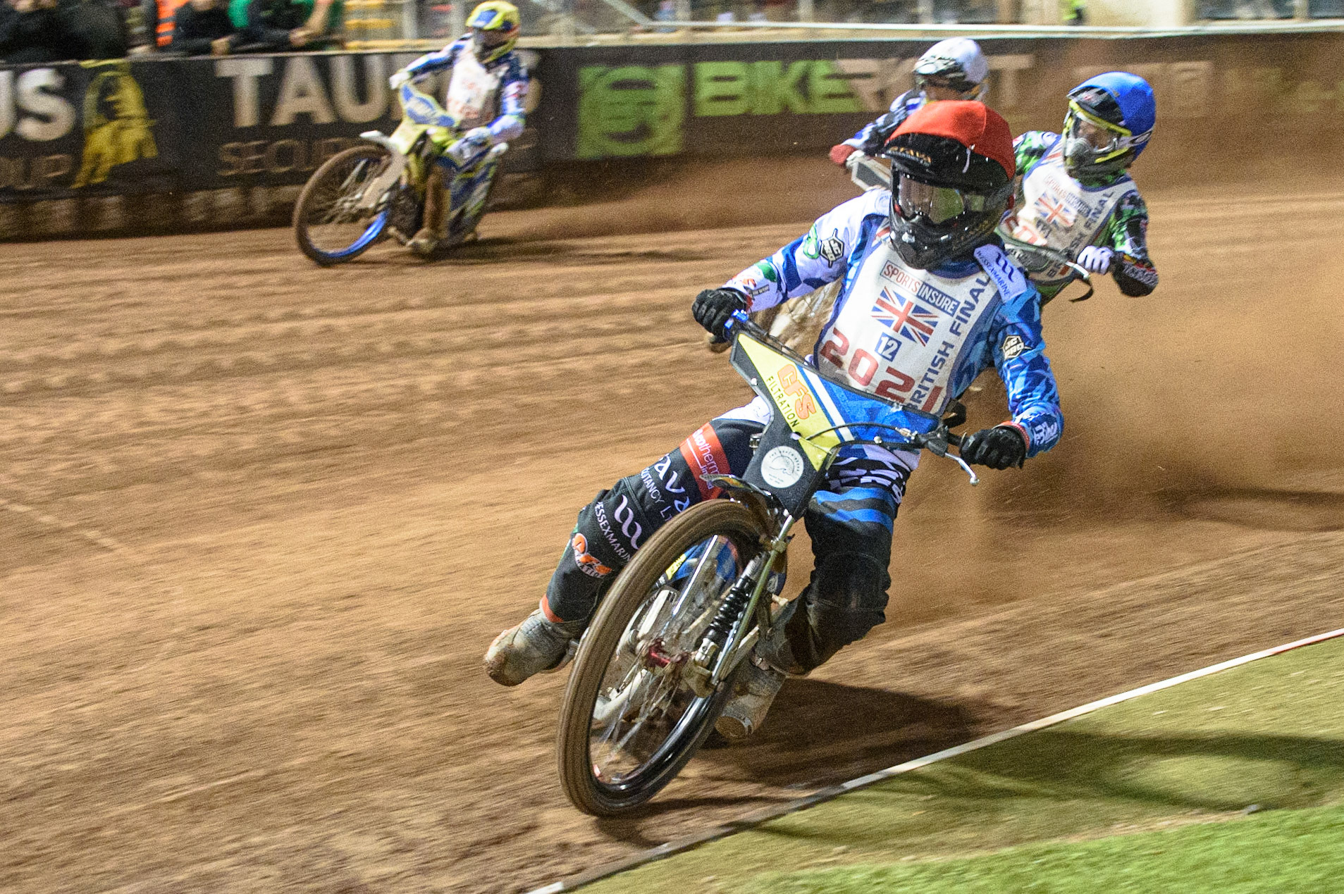 MANCHESTER, UK. AUGUST 16TH   FINAL: Adam Ellis (Red) leads the Final from Charles Wright  (Blue) Dan Bewley  (White) and \bfduring the Sports Insure British Speedway Finals at the National Speedway Stadium, Manchester on Monday 16th August 2021. (Credit: Ian Charles | MI News)