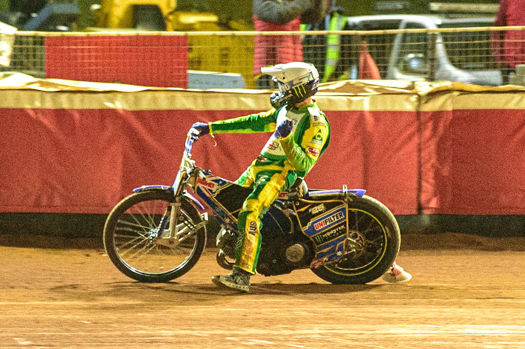 Jack Holder (Australia) celebrates his win during the FIM Speedway Grand Prix Challenge at the Peugeot Ashfield Stadium, Glasgow on Saturday 20th August 2022. (Credit: Ian Charles | MI News)