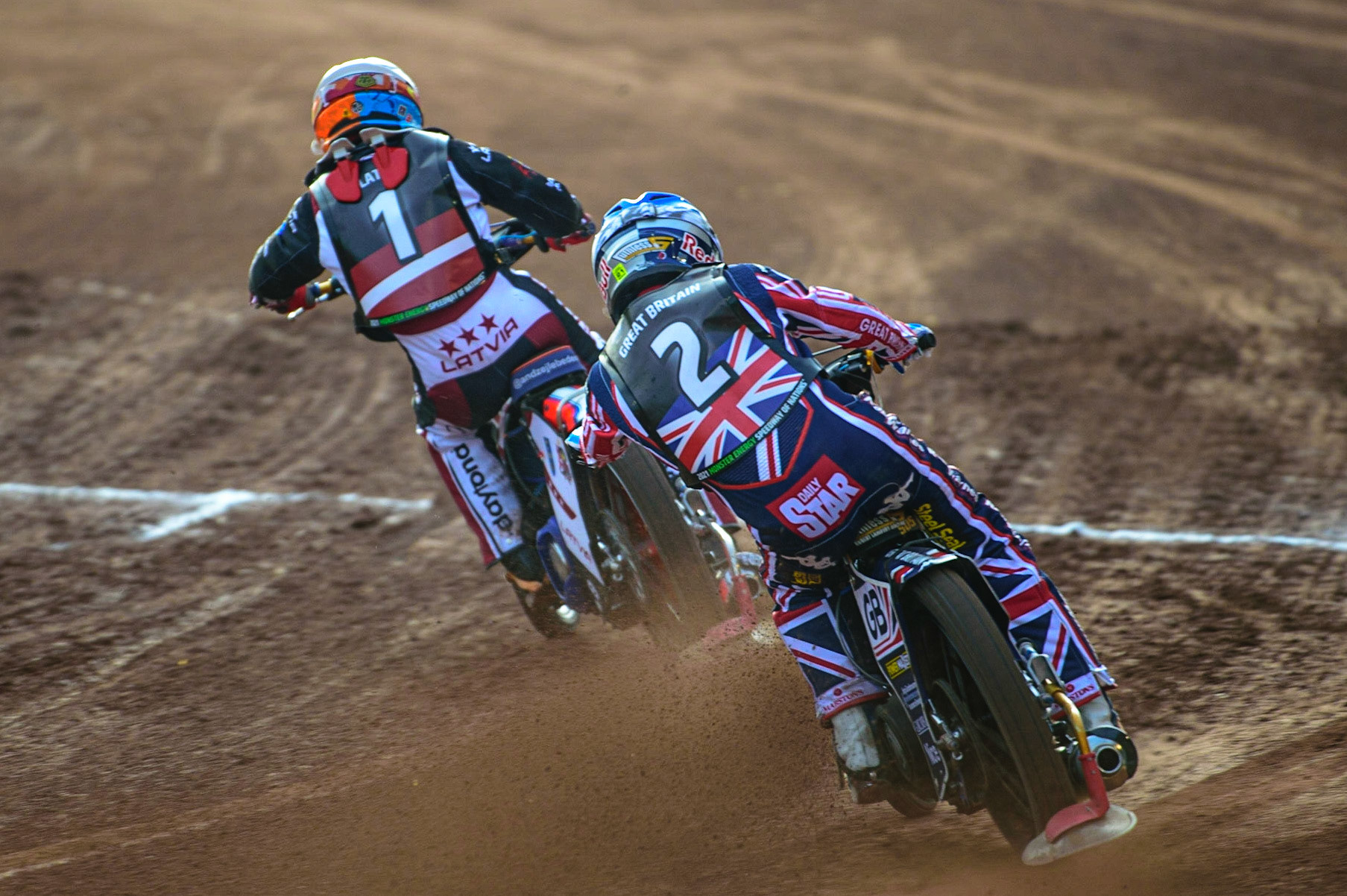 MANCHESTER, UK. OCT 16TH Robert Lambert of Great Britain (Blue) chases Andzejs Lebedevs of Latvia (White) during the Monster Energy FIM Speedway of Nations at the National Speedway Stadium, Manchester on Saturday  16th October 2021. (Credit: Ian Charles | MI News)