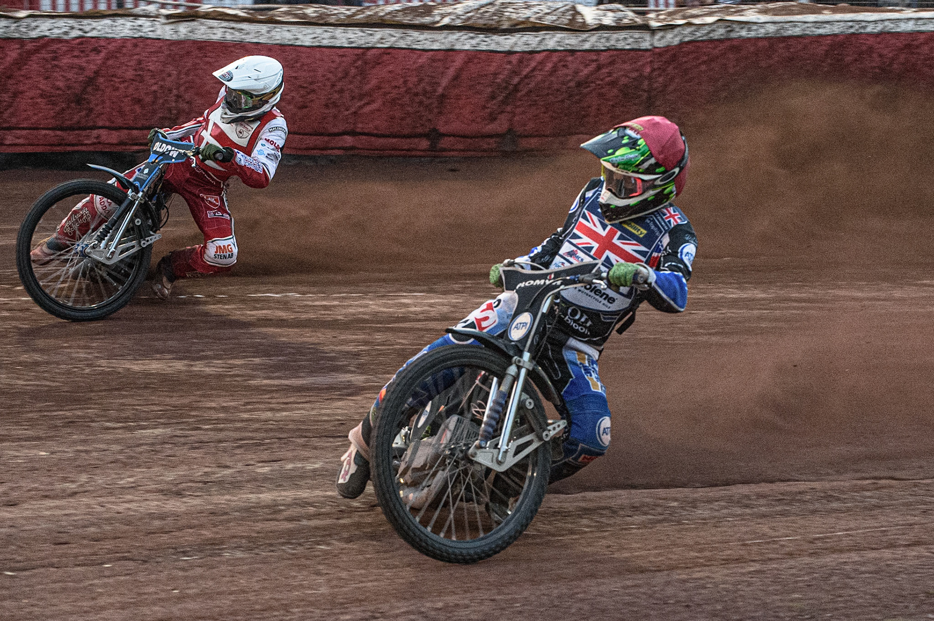 GLASGOW, UK. JUNE 19TH.  Dan Bewley (Great Britain) (Red) leads Rasmus Jensen (Denmark) in the run off for the final qualifying place during the FIM Speedway Grand Prix Qualifying Round at the Peugeot Ashfield Stadium, Glasgow on Saturday 19th June 2021. (Credit: Ian Charles | MI News)