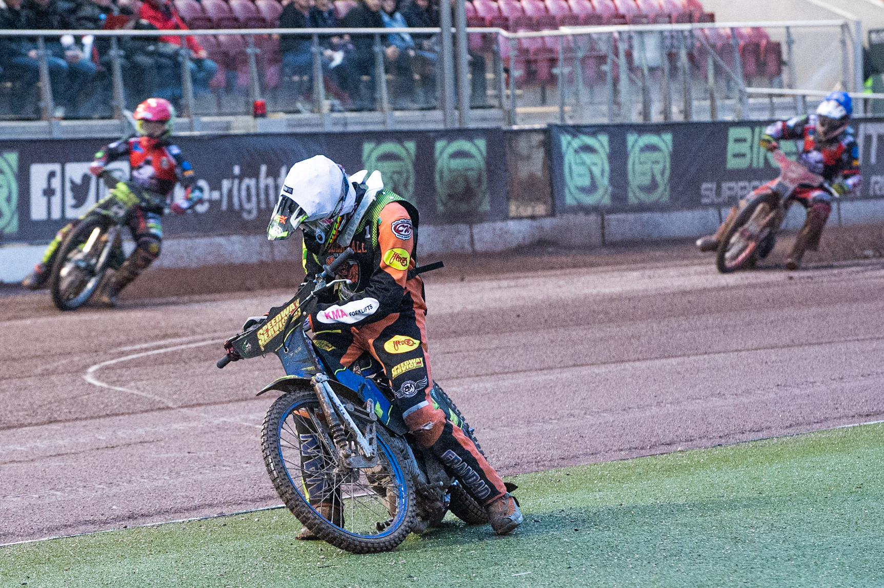 Photo: Ian Charles

Ryan Kinsley waits for Heat 1 to finish after and engine failure on the start line

Belle Vue Colts v Mildenhall Fen Tigers, National League, Belle Vue National Speedway Stadium, Manchester, Monday 2  September  2019