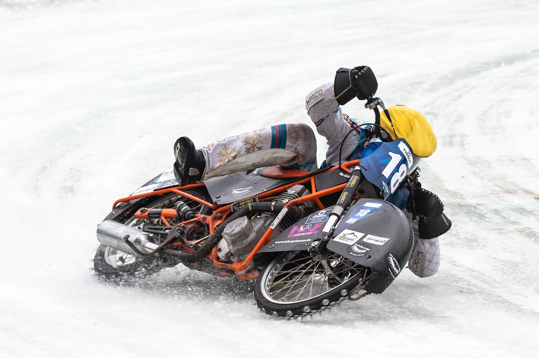 Photo: Ian Charles

Marc Geyer (18) gets into difficulties

FIM Ice Speedway Gladiators World Championship, Final 3.2, Horst-Dohm Eisstadion, Berlin, Germany Sunday  3  March  2019