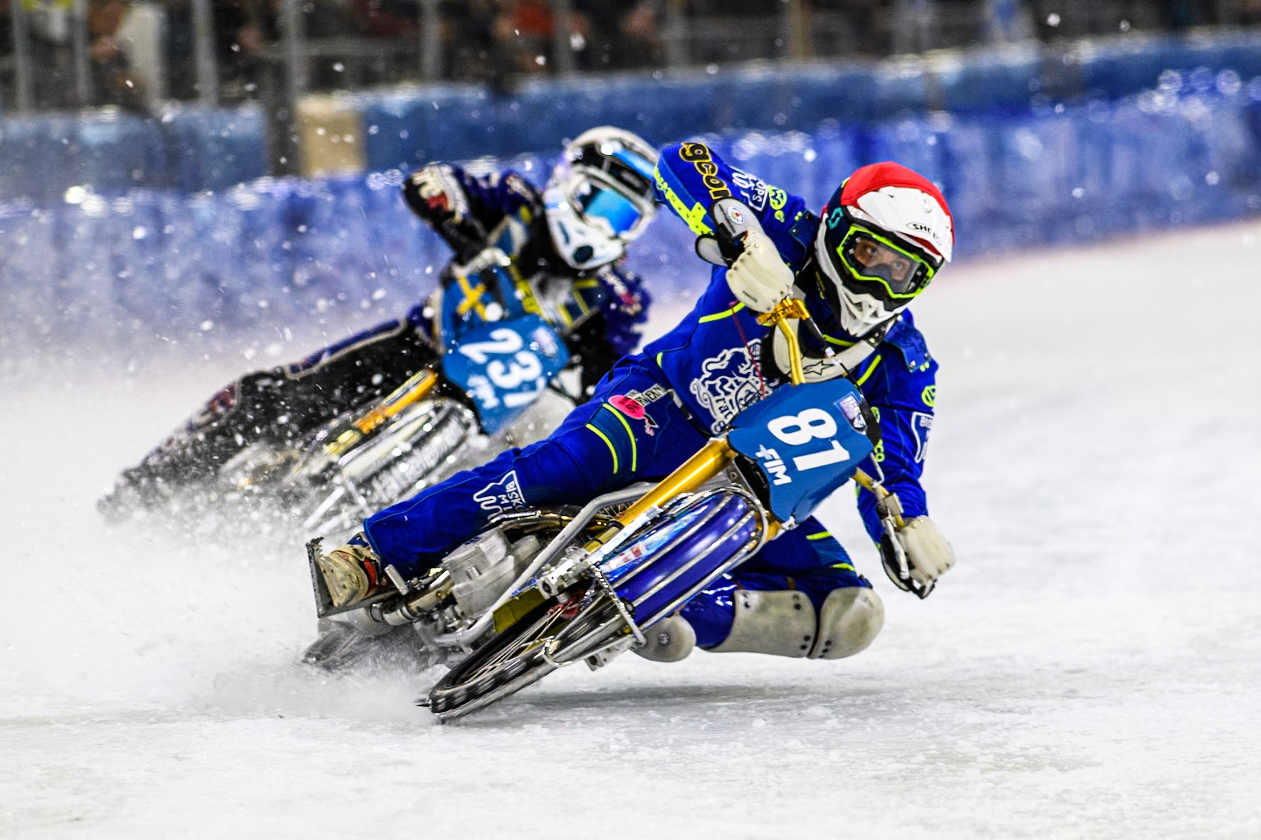 Jimmy Olsén (81) of Sweden in Red leading Jimmy Hörnell (237) of Sweden in White during the FIM Ice Speedway Gladiators World Championship, Final 4 at the Ice Stadium, Thialf, Heerenveen on Sunday 6th April 2025. (Photo: Ian Charles | MI News)