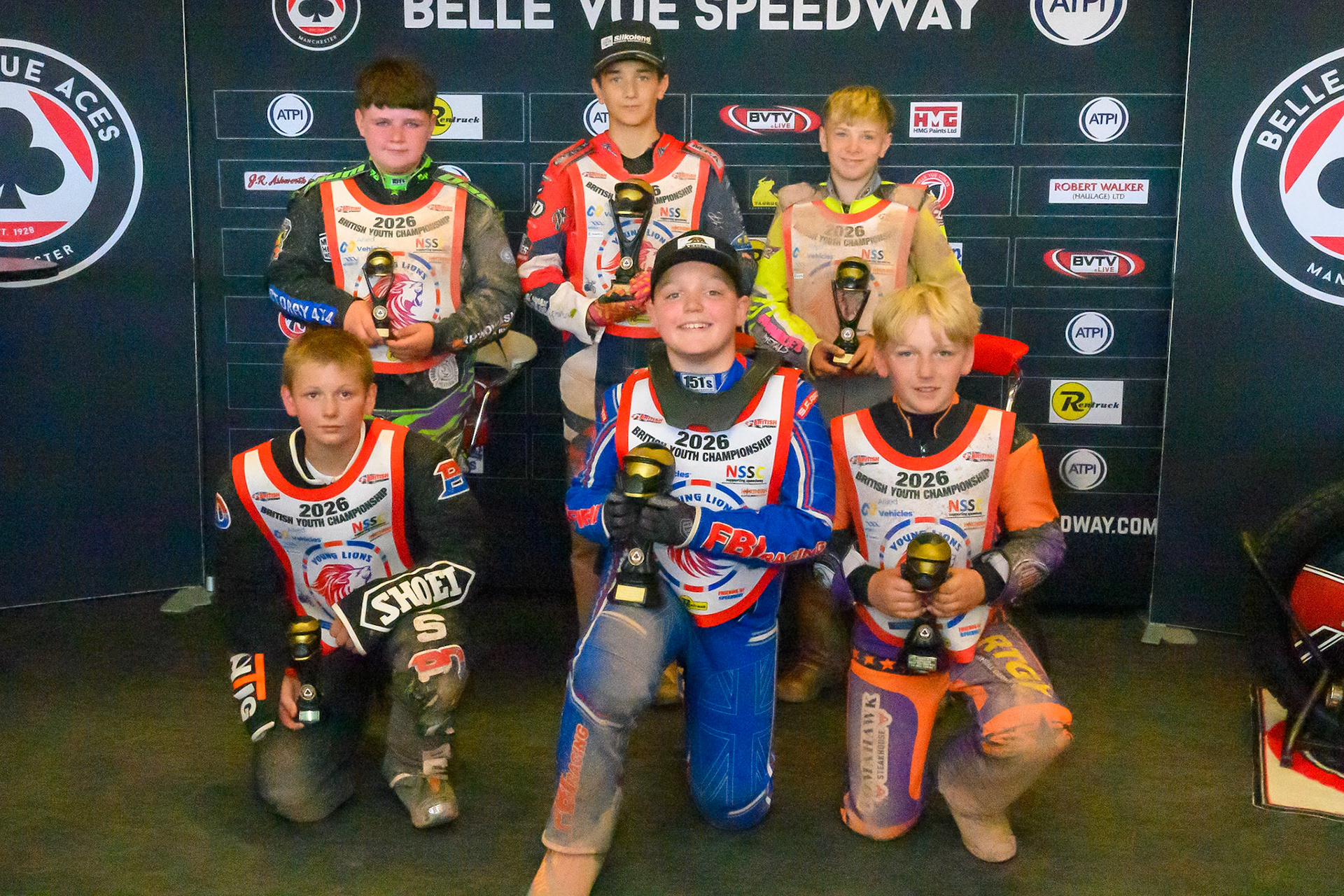BRITISH YOUTH CHAMPIONSHIP 125cc Rear: (L to R) : Lewis Hague (322) , Fraser Buckle (555) , George Climo (83) , Kneeling: (L to R) Jenson Braithwaite (16) , Aston Knott (89) , Seb Kelly (57) during the British Youth Championship (125cc) at the National Speedway Stadium, Manchester on Sunday 19th July 2026. (Photo: Ian Charles | MI News)