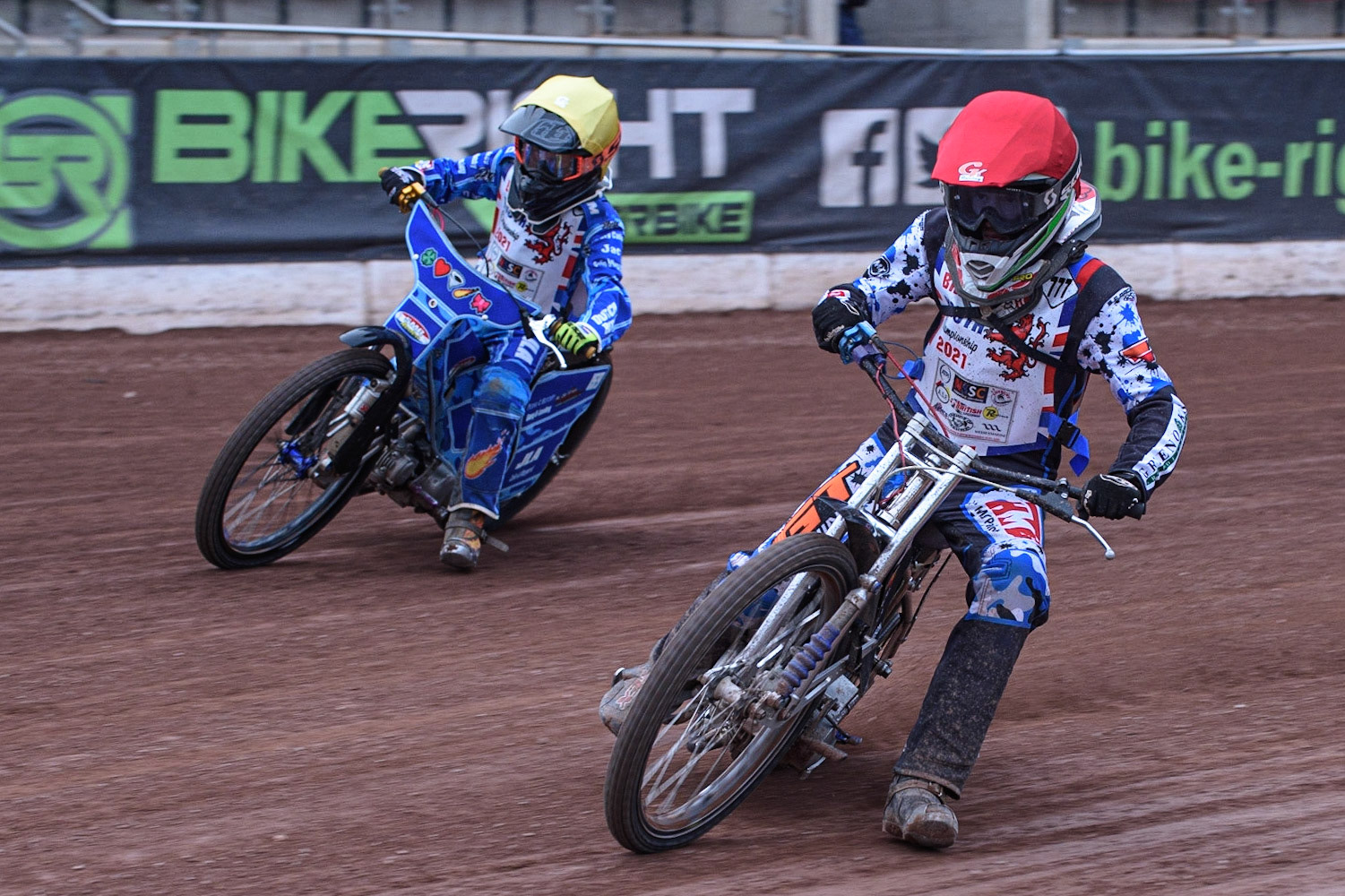 MANCHESTER, UK. AUGUST 2OTH   Billy Budd  (Red) inside Stene Pijper (Yellow) at the National Speedway Stadium, Manchester on Friday 20th August 2021. (Credit: Ian Charles | MI News)