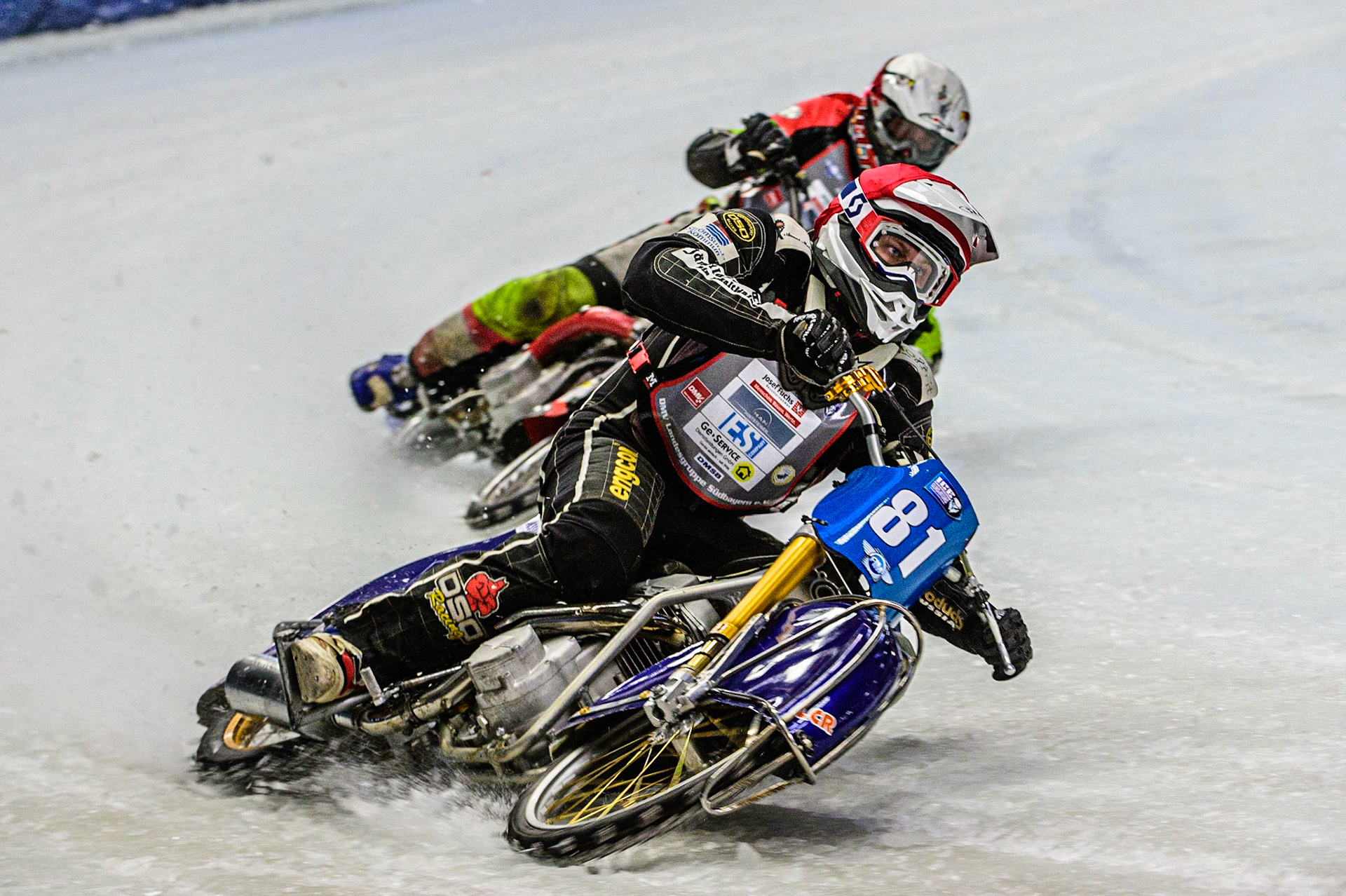Jimmy Olsen (81) (Red) leads Harald Simon (50) (White) during the Ice Speedway Gladiators World Championship Final 1 at Max-Aicher-Arena, Inzell, Germany on Saturday 18th March 2023. (Photo: Ian Charles | MI News)