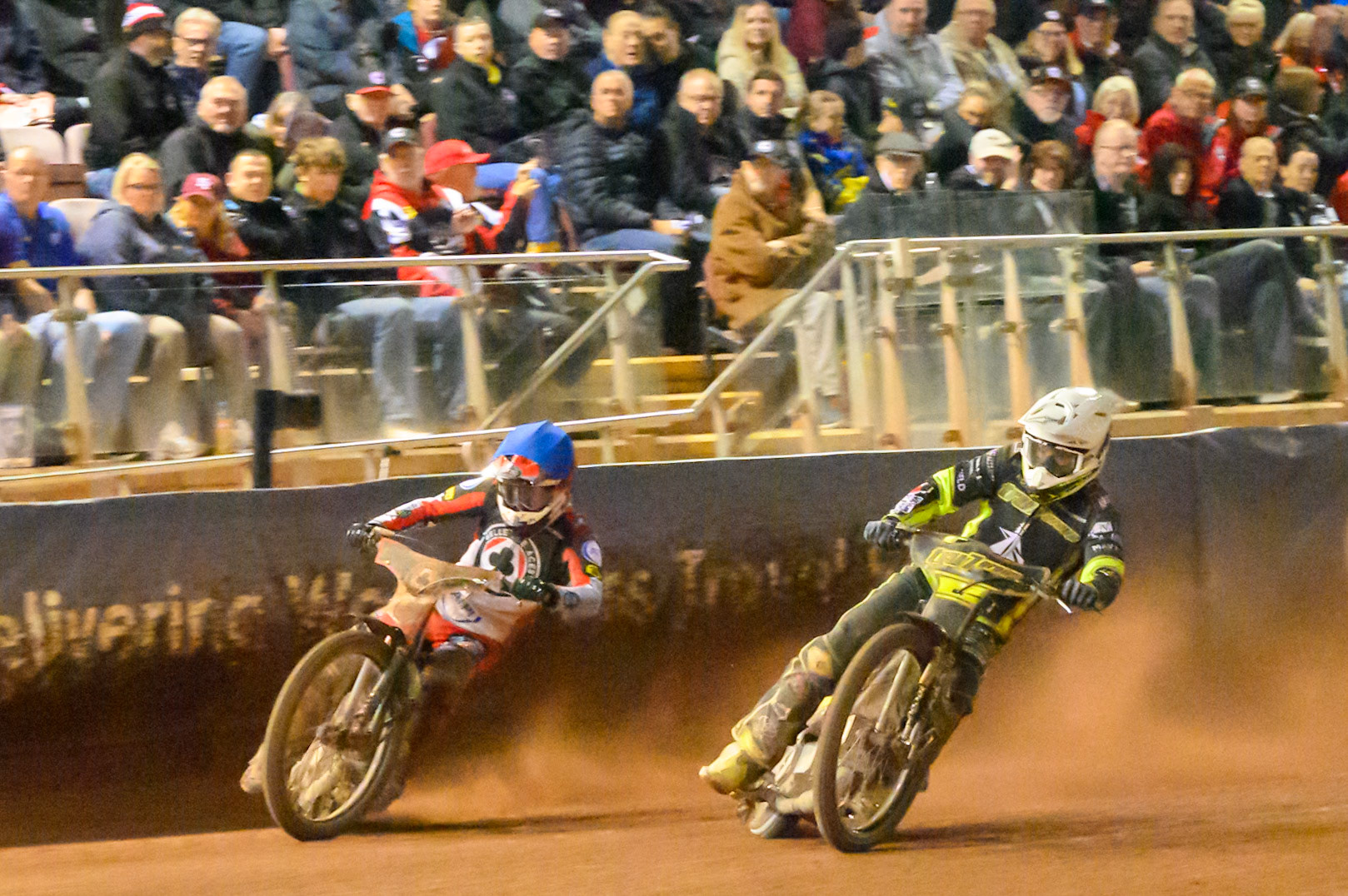 Zach Cook of Belle Vue Aces in Blue  on the outside of Tom Brennan of Ipswich Witches in White during the Rowe Motor Oil Premiership Play Off Semi Final 2nd leg match between Belle Vue Aces and Ipswich Witches at the National Speedway Stadium, Manchester on Monday 28th September 2026. (Photo: Ian Charles | MI News)