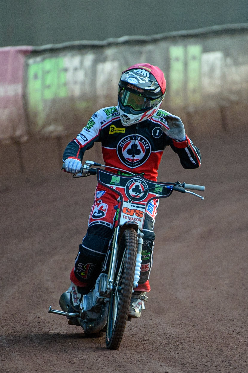 MANCHESTER, UK. AUG 9TH Dan Bewley  acknowledges the cheers of the fans after his heat win  during the SGB Premiership match between Belle Vue Aces and Peterborough at the National Speedway Stadium, Manchester on Monday 9th August 2021. (Credit: Ian Charles | MI News)